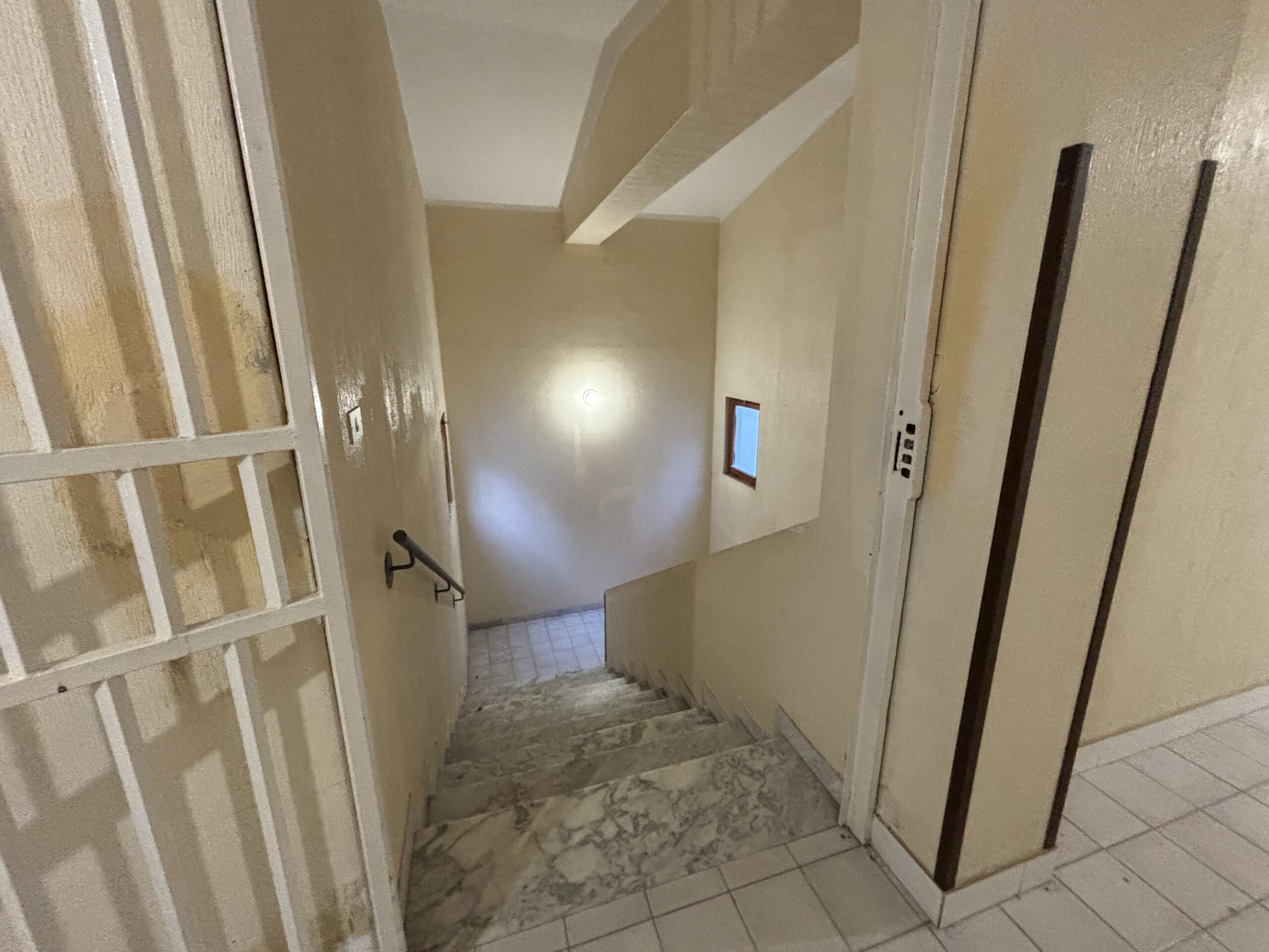 A flat with terrace in Cetraro, right by the sea.