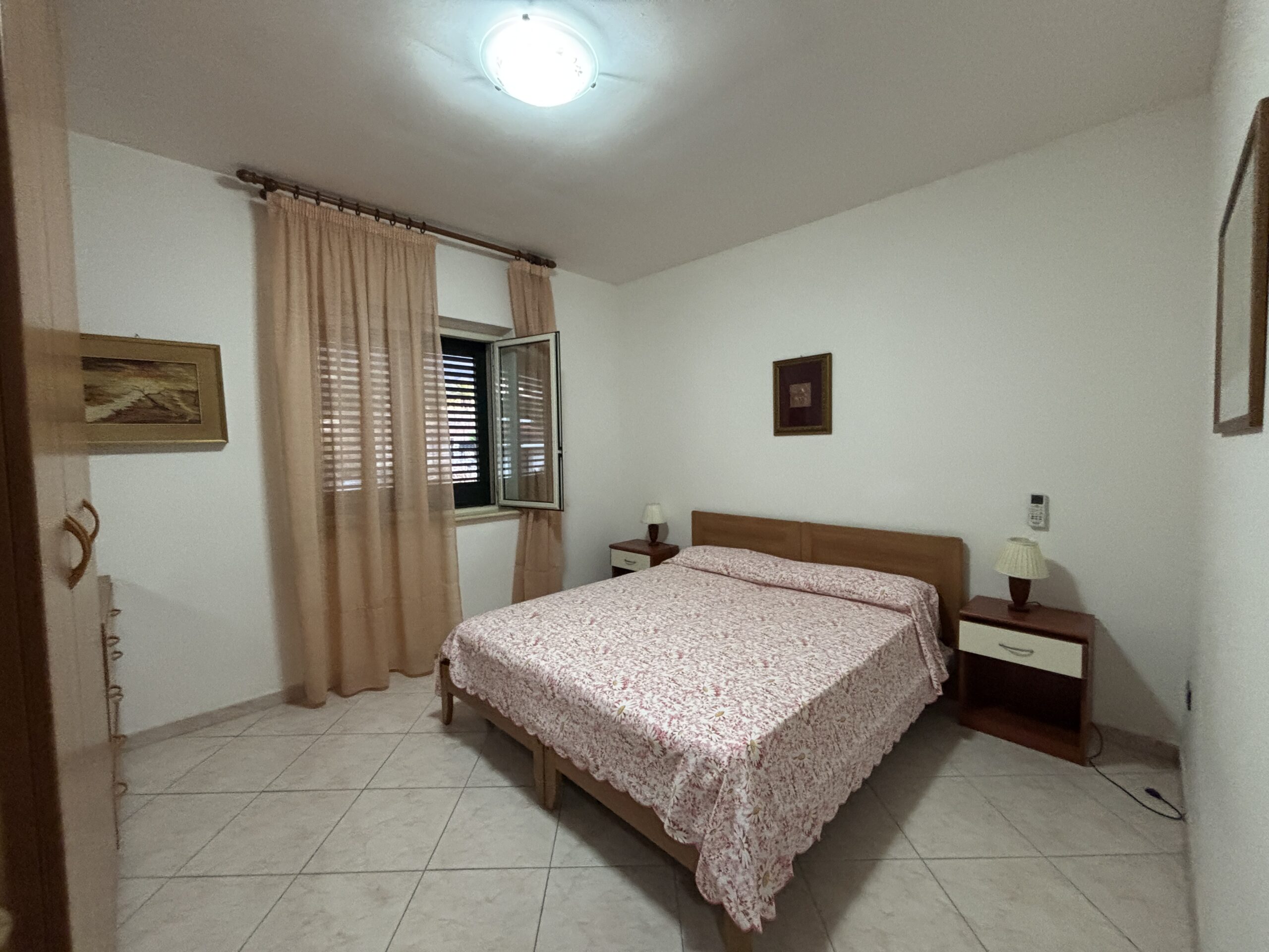 Exquisite property right by the sea in Diamante.