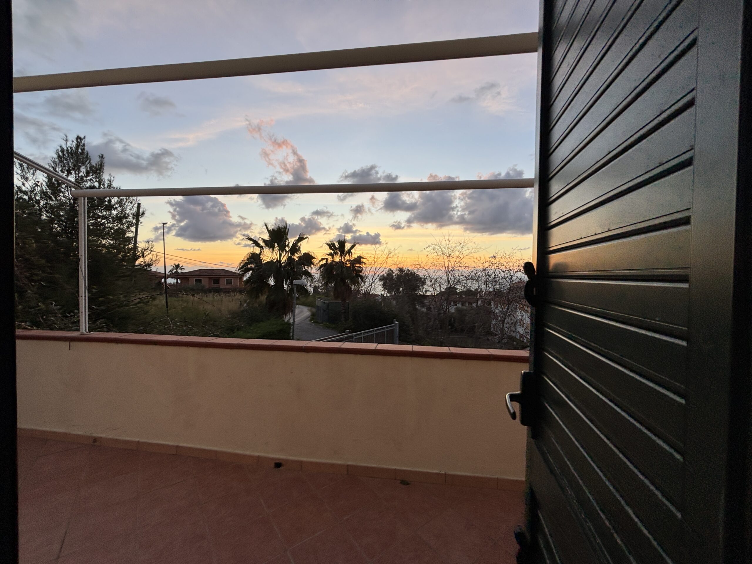 Exquisite property right by the sea in Diamante.