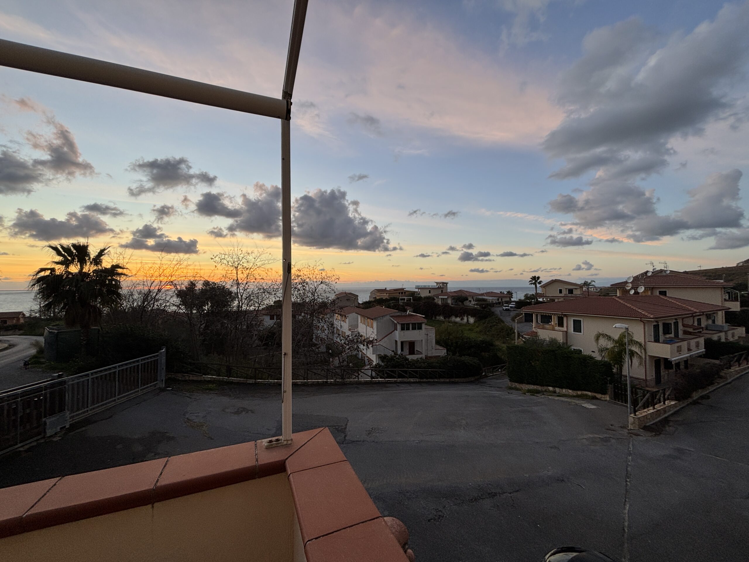 Exquisite property right by the sea in Diamante.