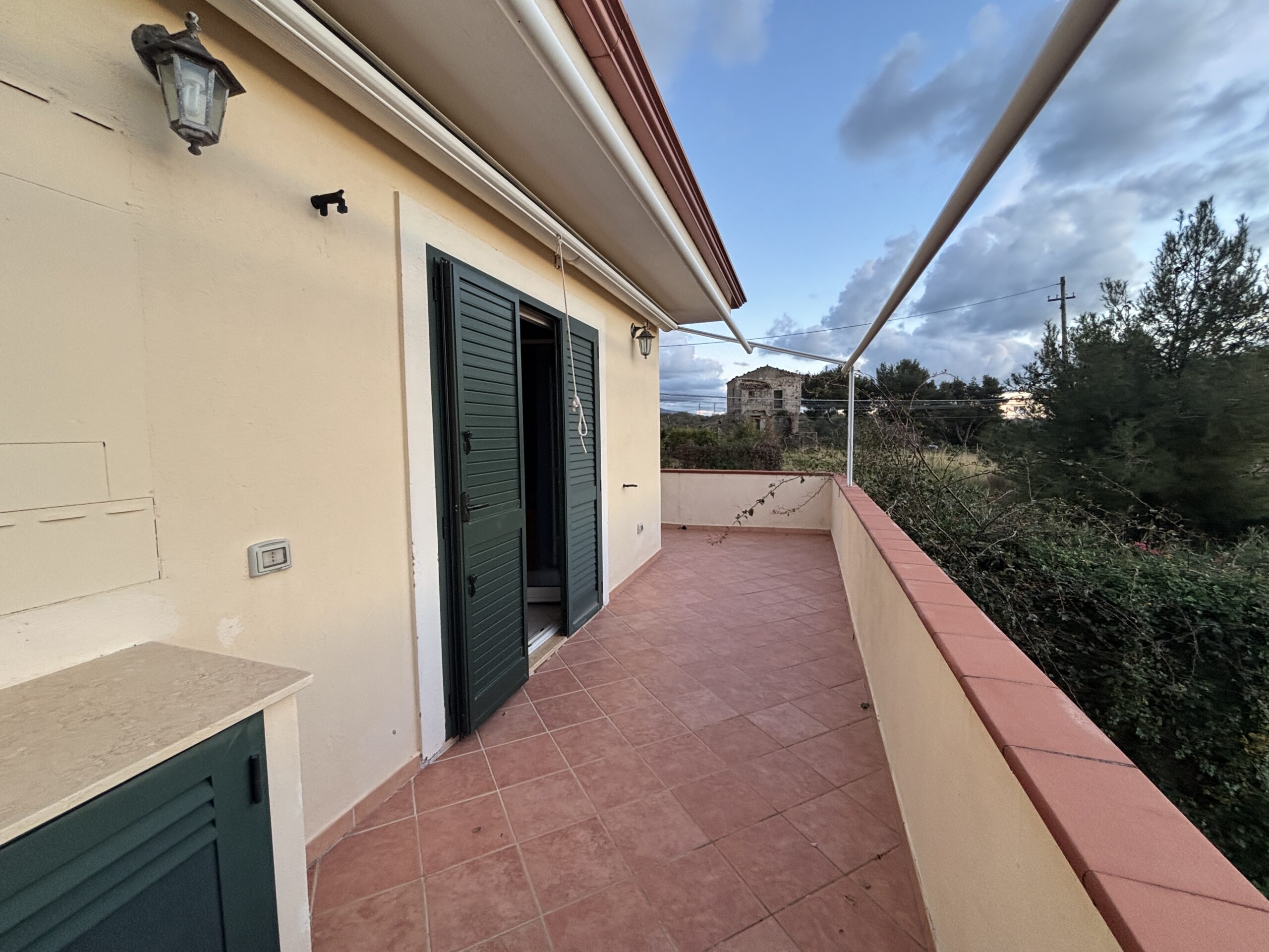 Exquisite property right by the sea in Diamante.