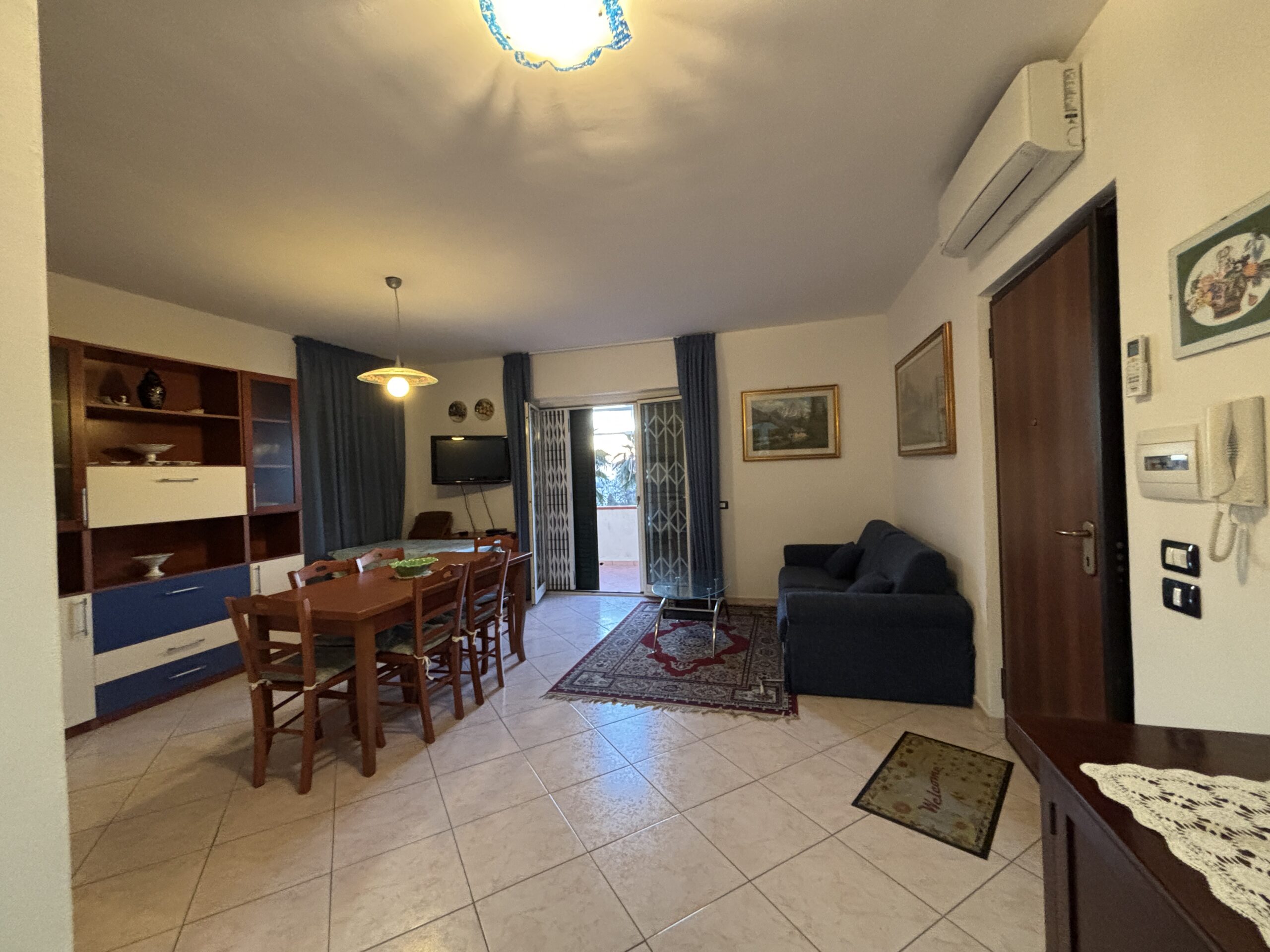 Exquisite property right by the sea in Diamante.