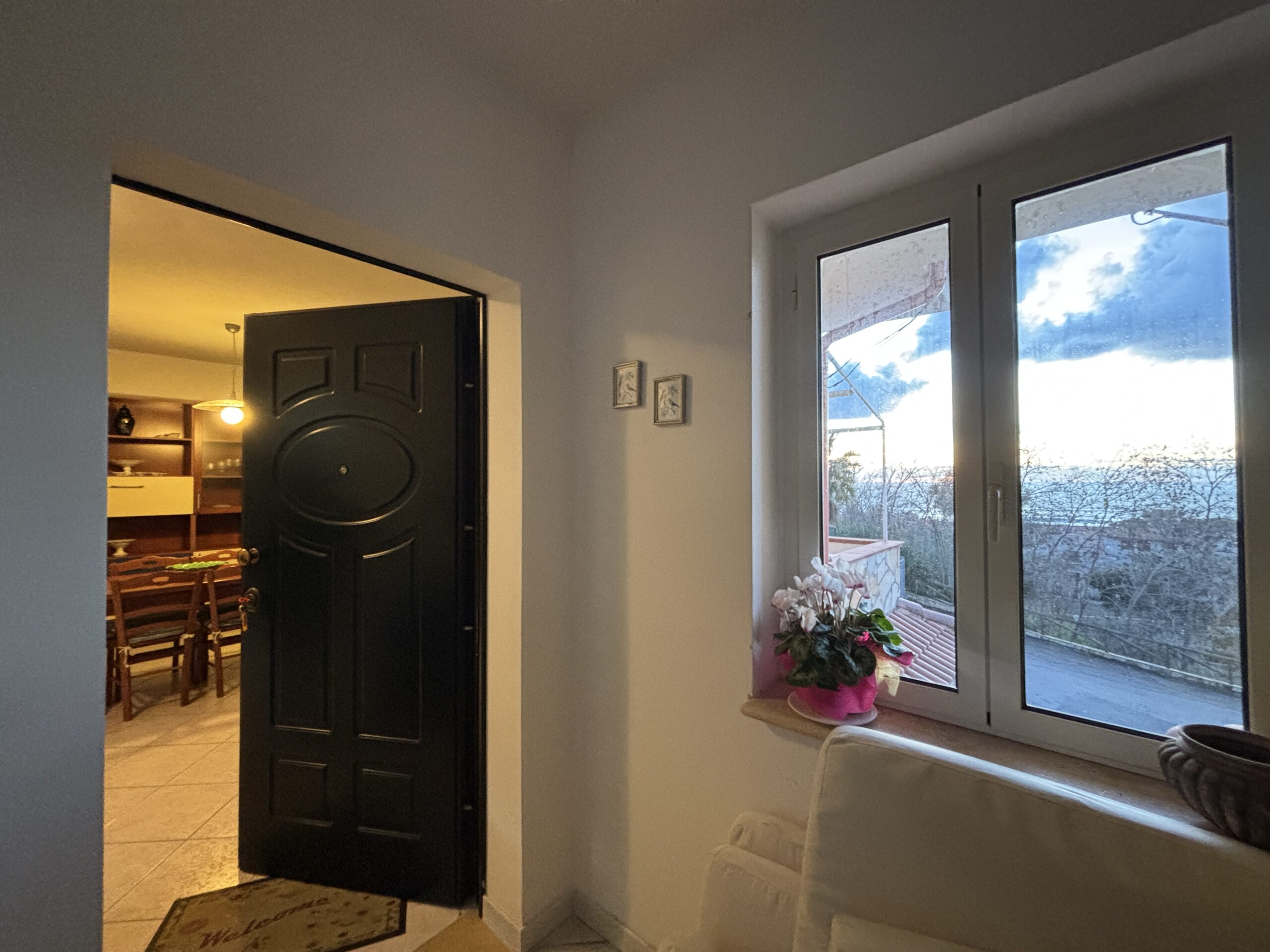 Exquisite property right by the sea in Diamante.