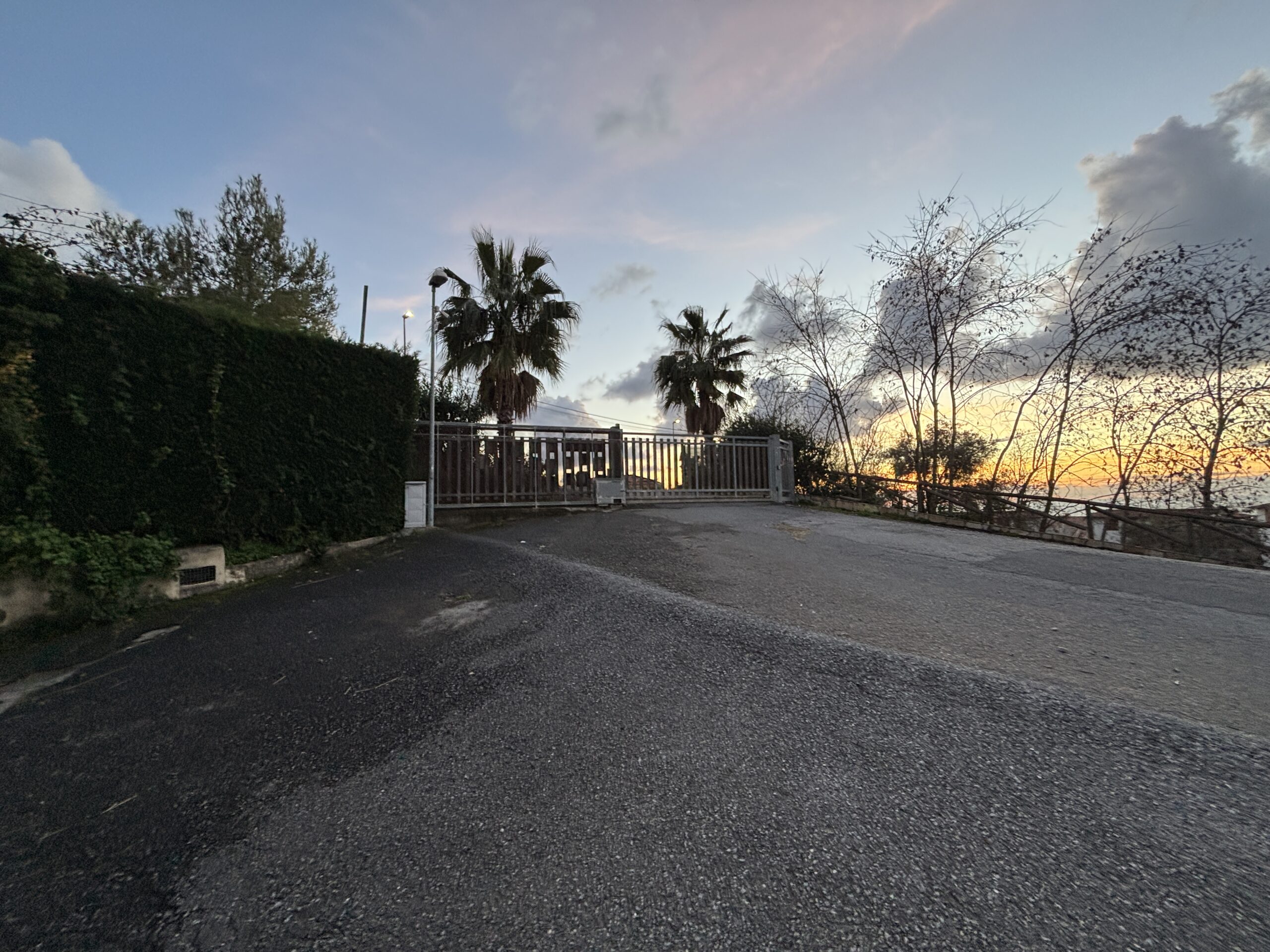 Exquisite property right by the sea in Diamante.