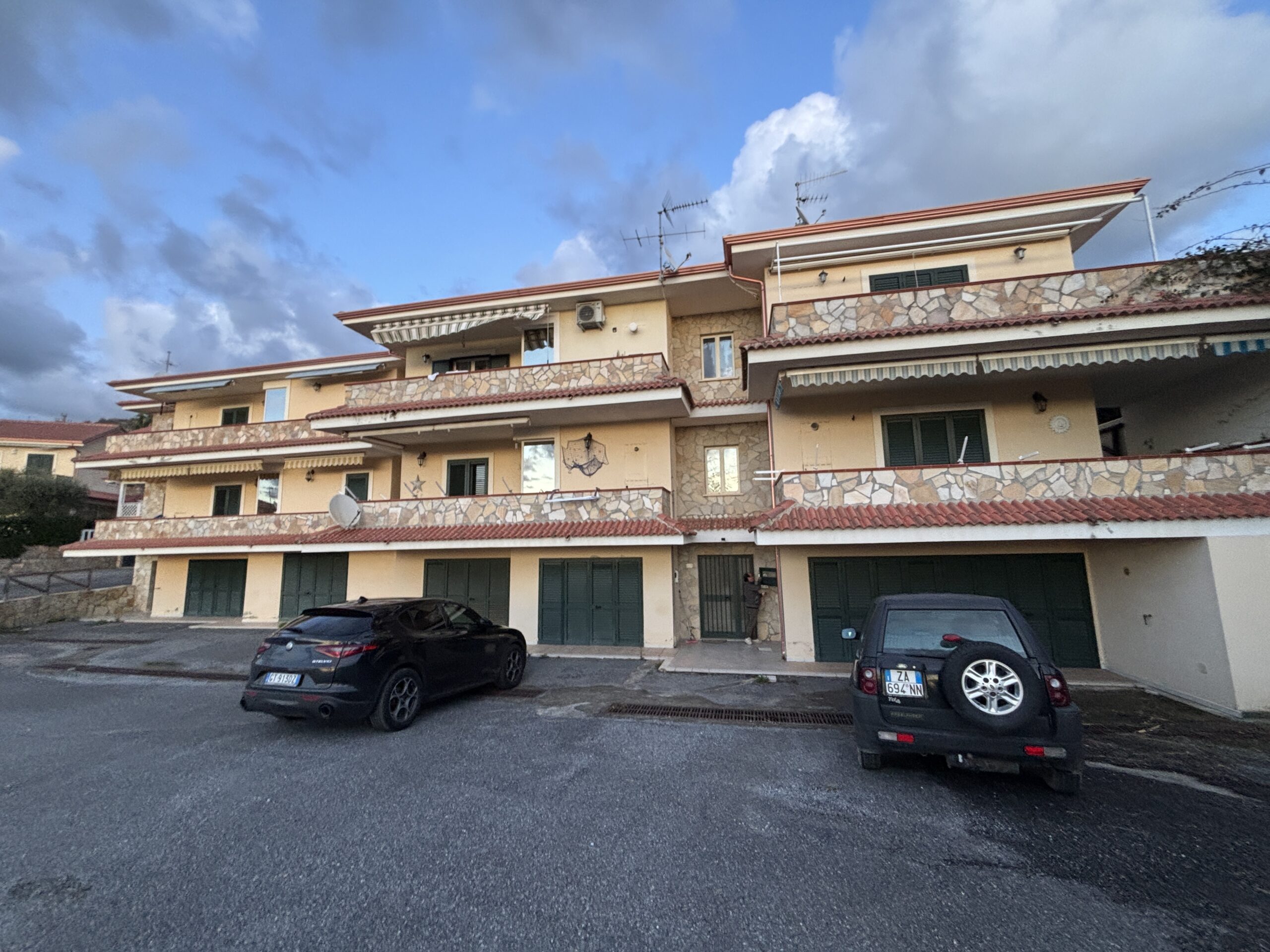 Exquisite property right by the sea in Diamante.