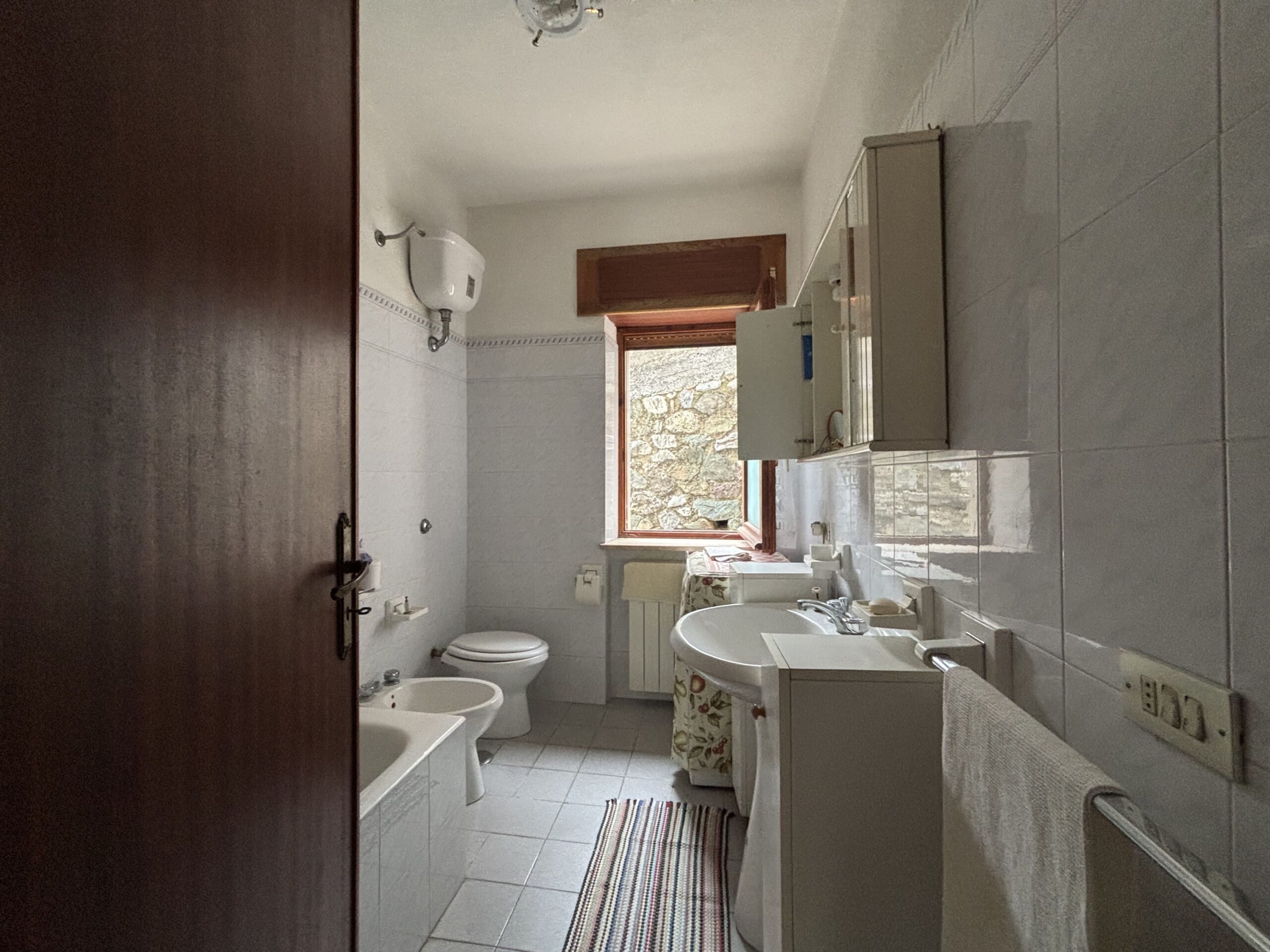 Independent house with garage and garden in Belvedere Marittimo.