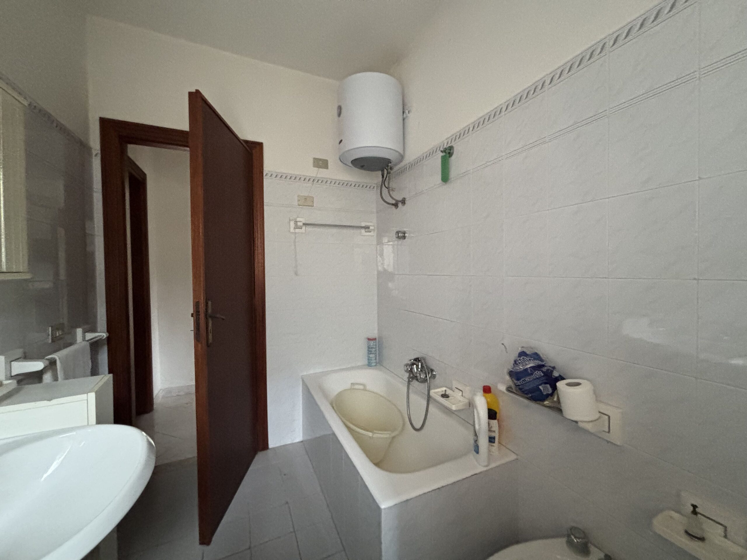 Independent house with garage and garden in Belvedere Marittimo.