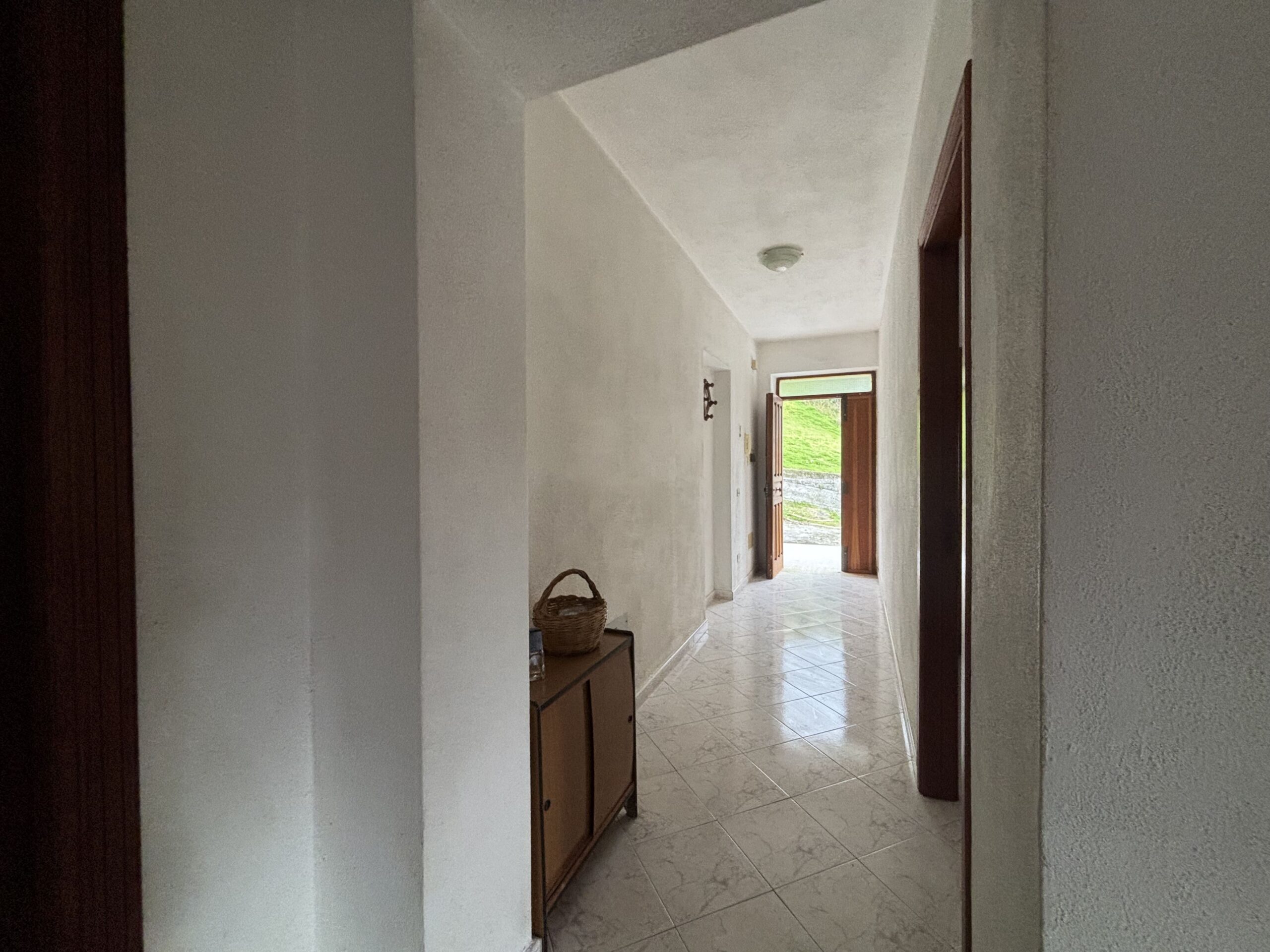 Independent house with garage and garden in Belvedere Marittimo.