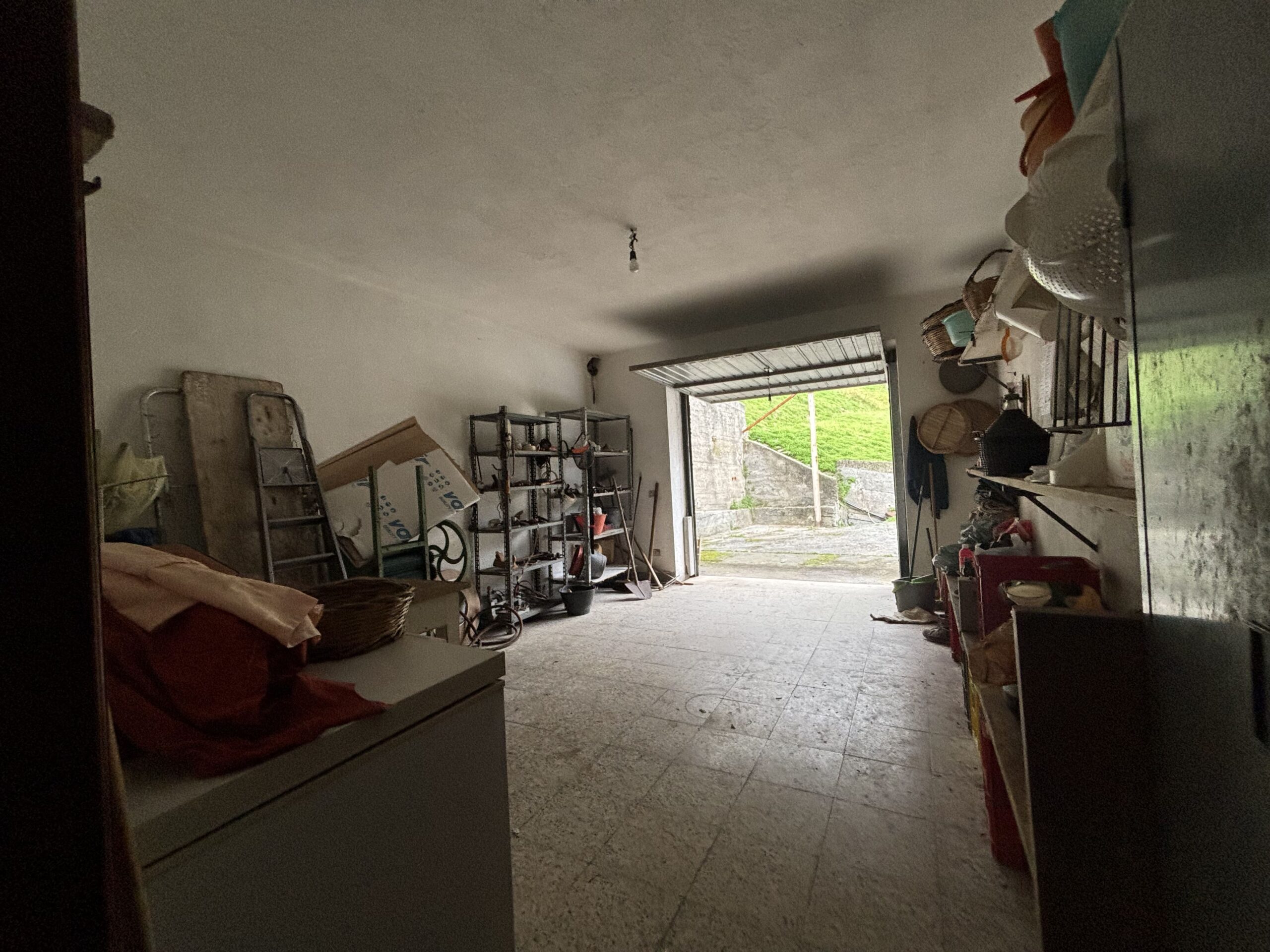 Independent house with garage and garden in Belvedere Marittimo.