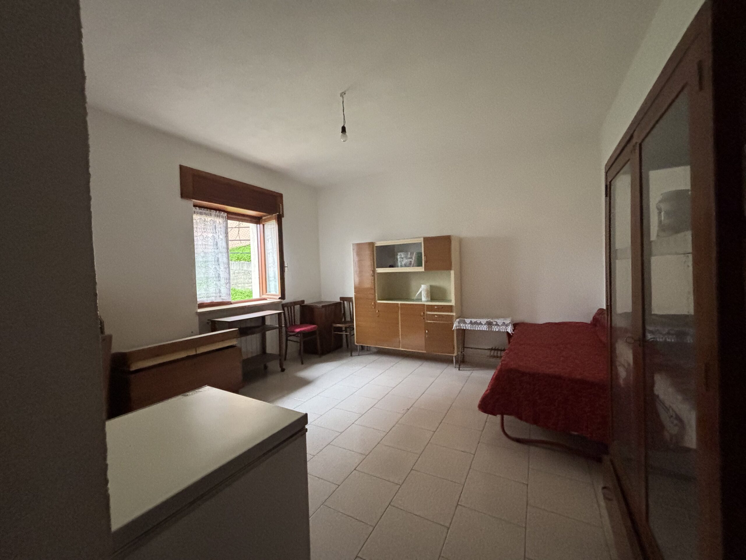 Independent house with garage and garden in Belvedere Marittimo.