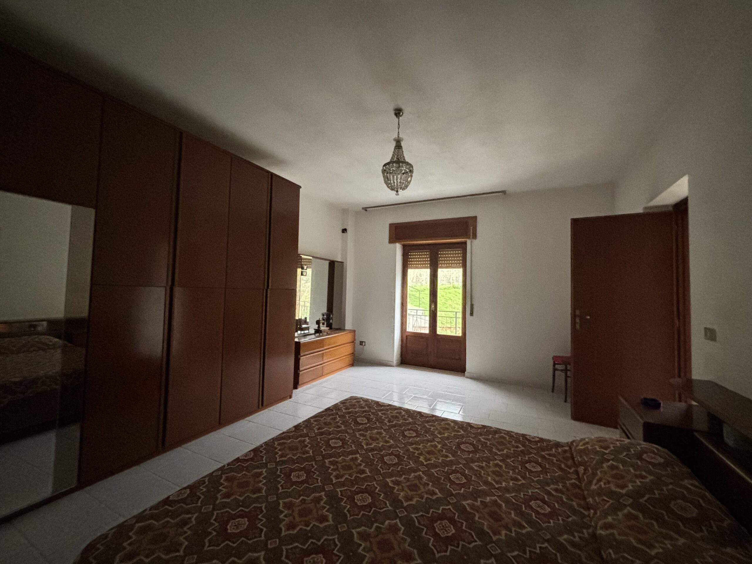 Independent house with garage and garden in Belvedere Marittimo.