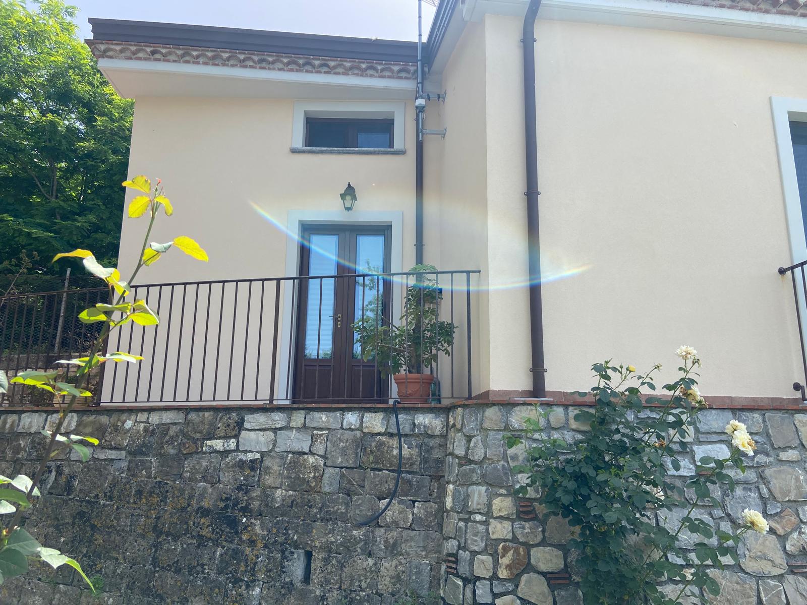 Modern furnished house with mountain views in Lauria.