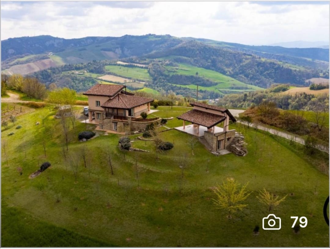 Ecological villa from a designer in Tuscany!.