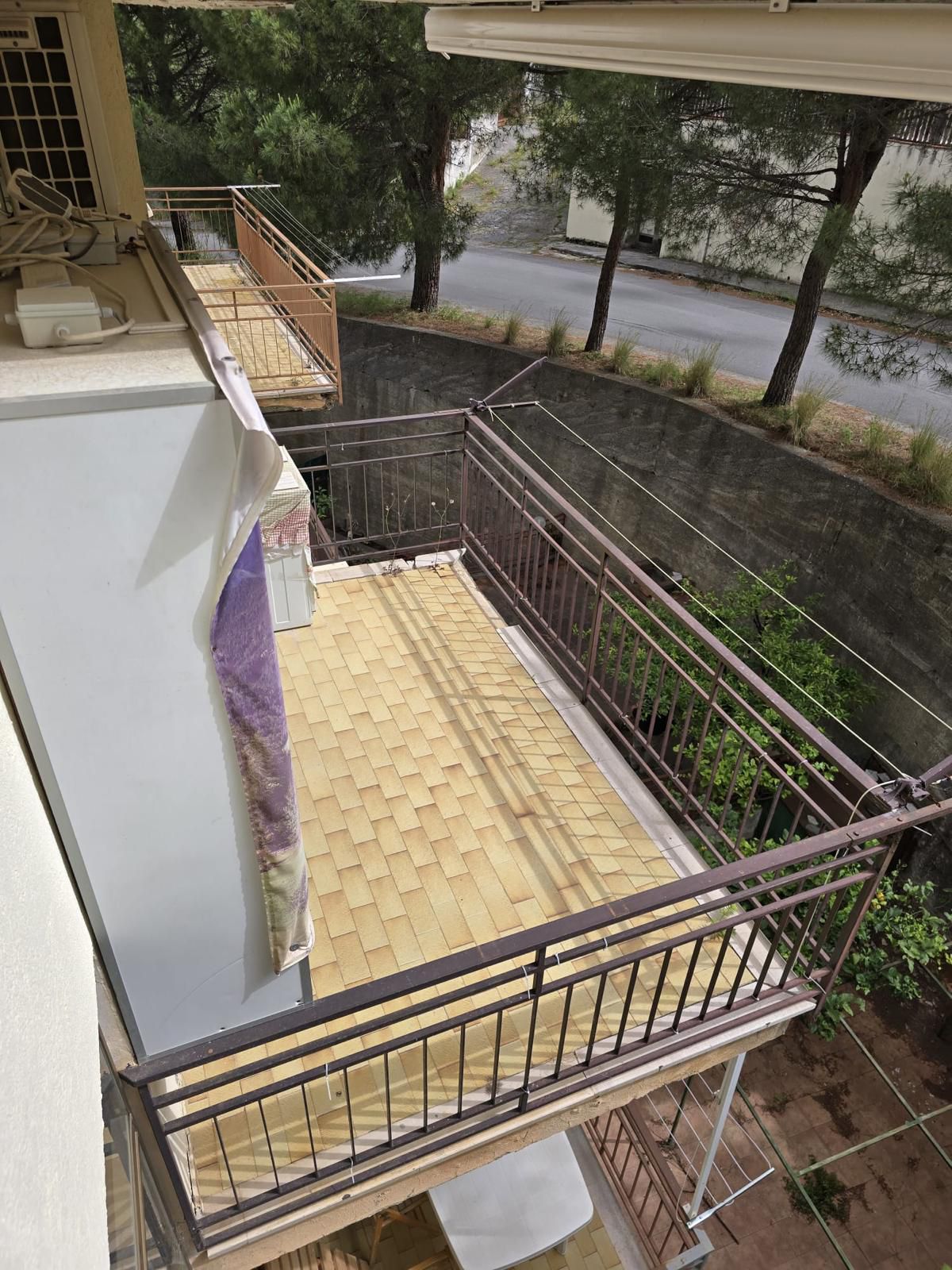 Scalea - cosy flat with balcony at a bargain price.