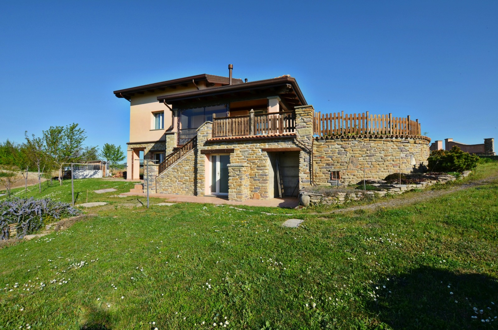 Ecological villa from a designer in Tuscany!.