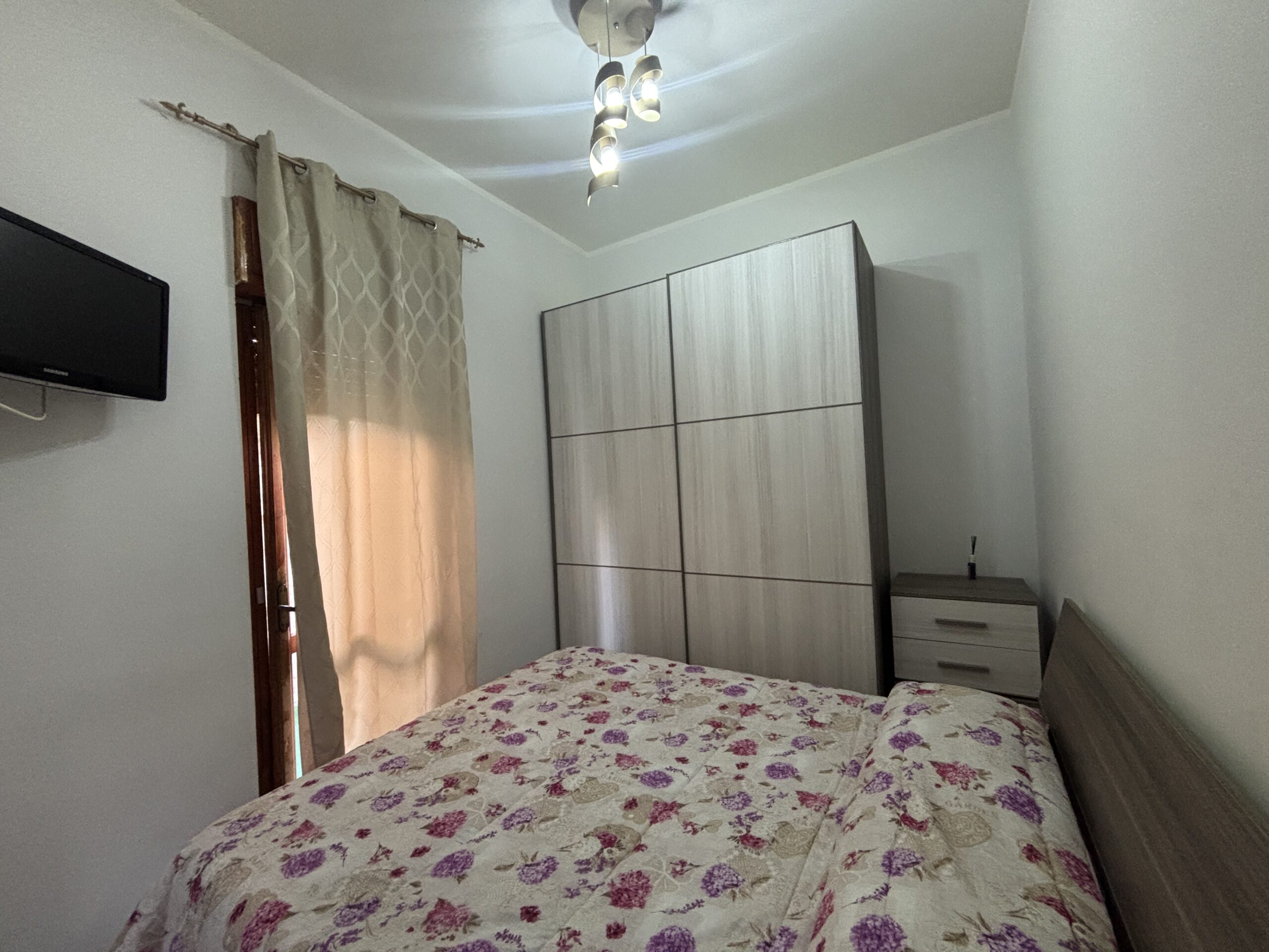 Convenient flat a few steps from the centre.