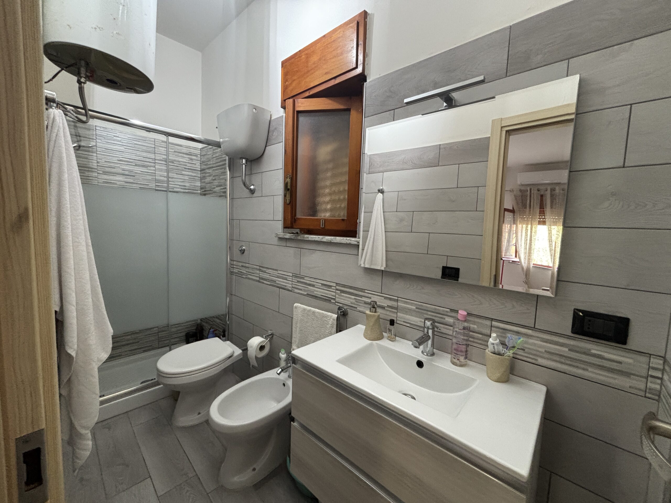 Convenient flat a few steps from the centre.