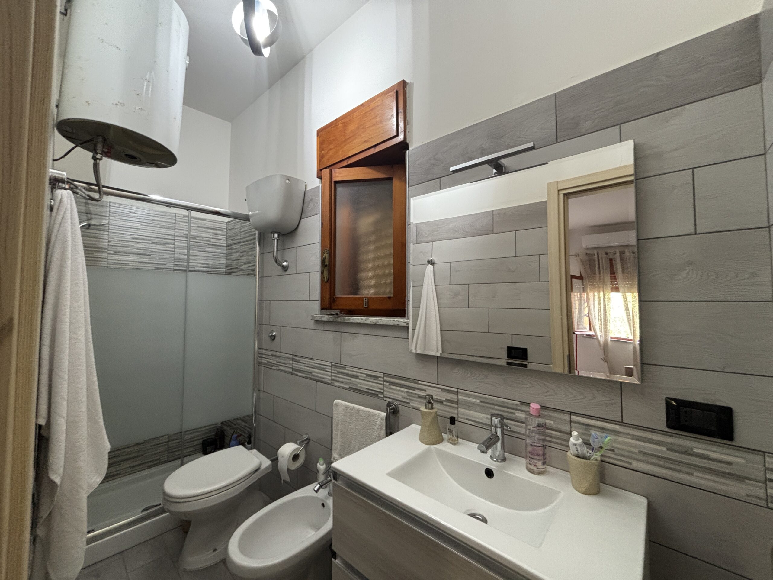 Convenient flat a few steps from the centre.