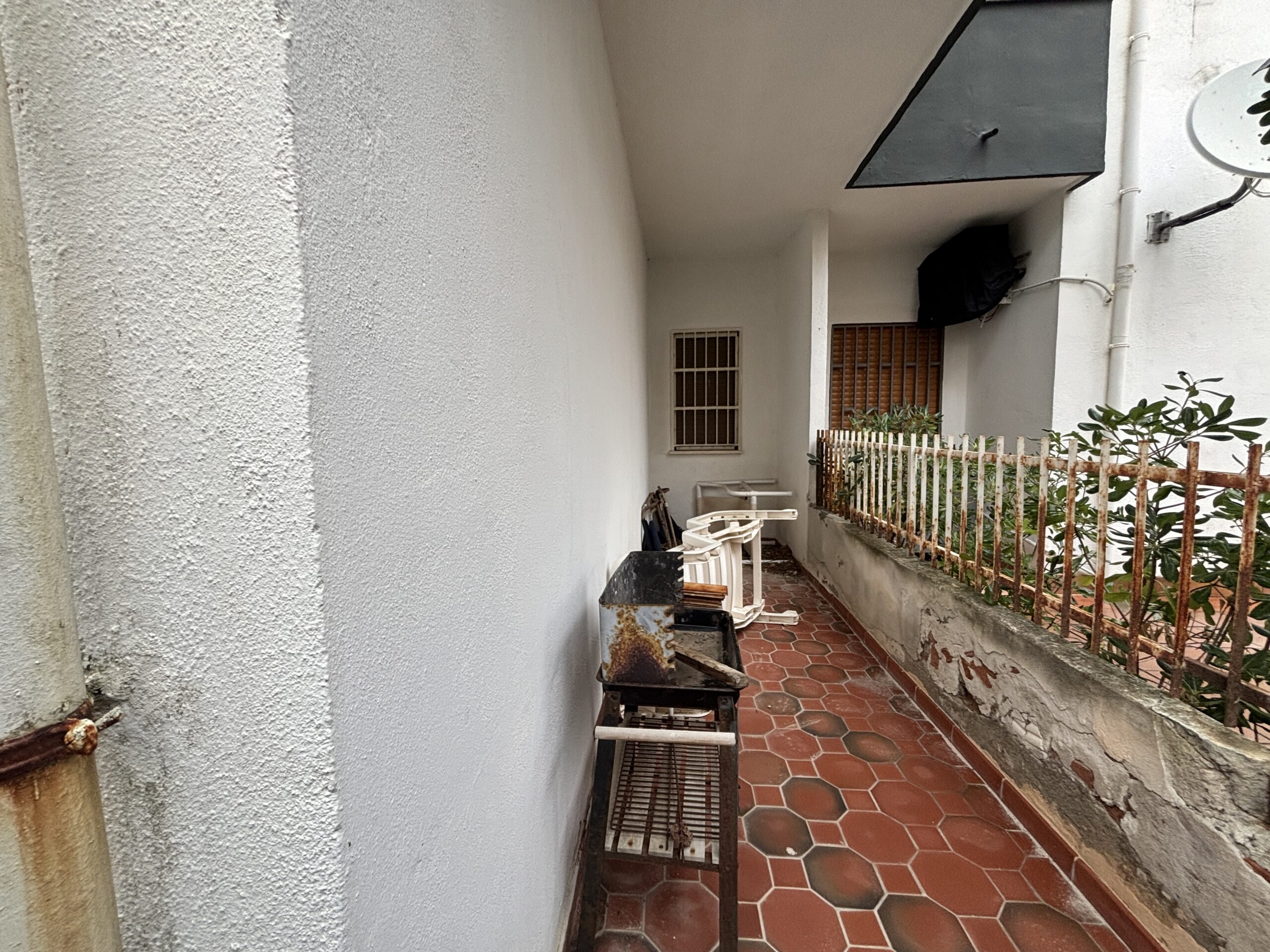 Home a few steps from the sea.