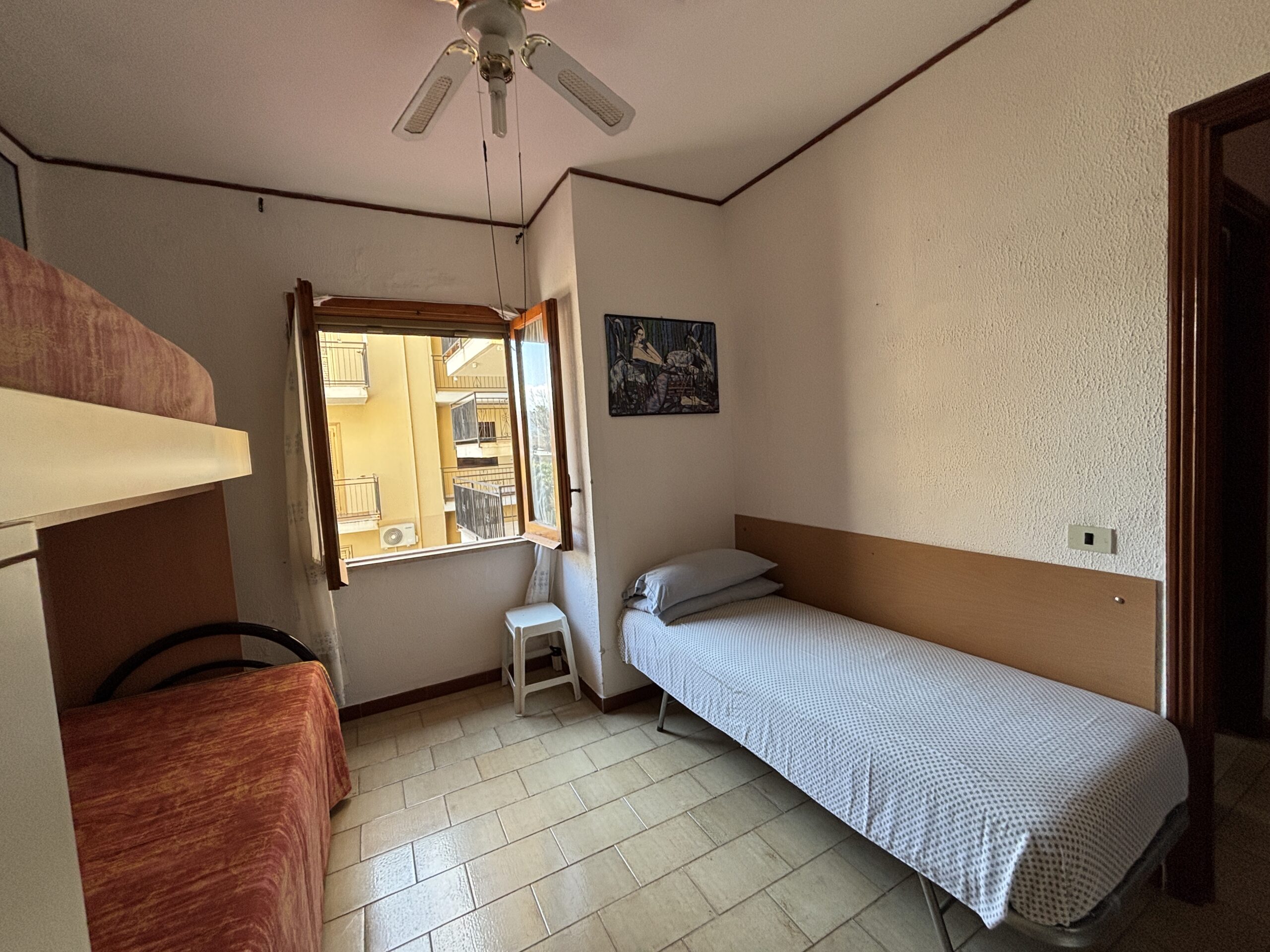 Convenient flat in a quiet and well-connected neighborhood.