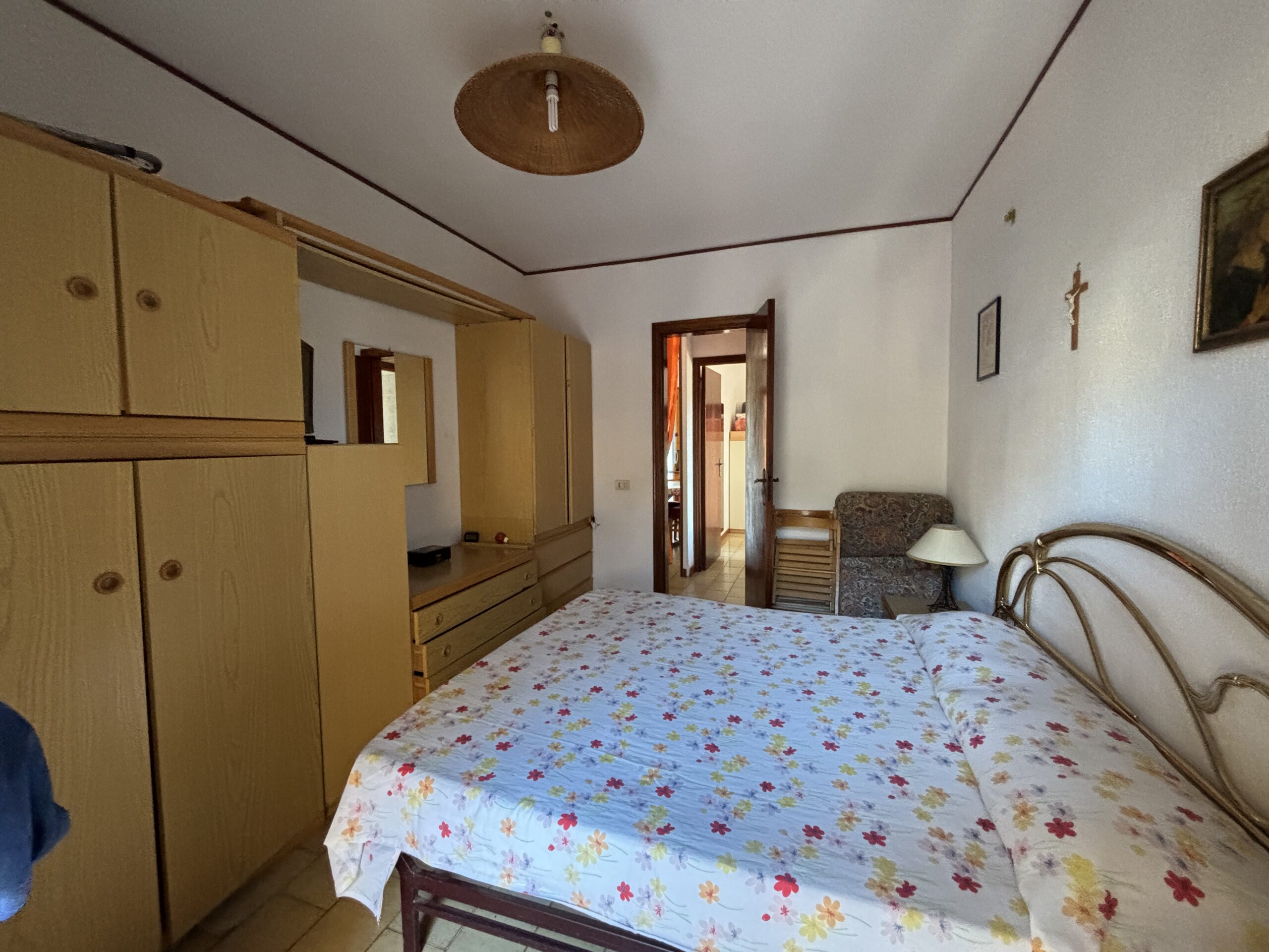 Convenient flat in a quiet and well-connected neighborhood.