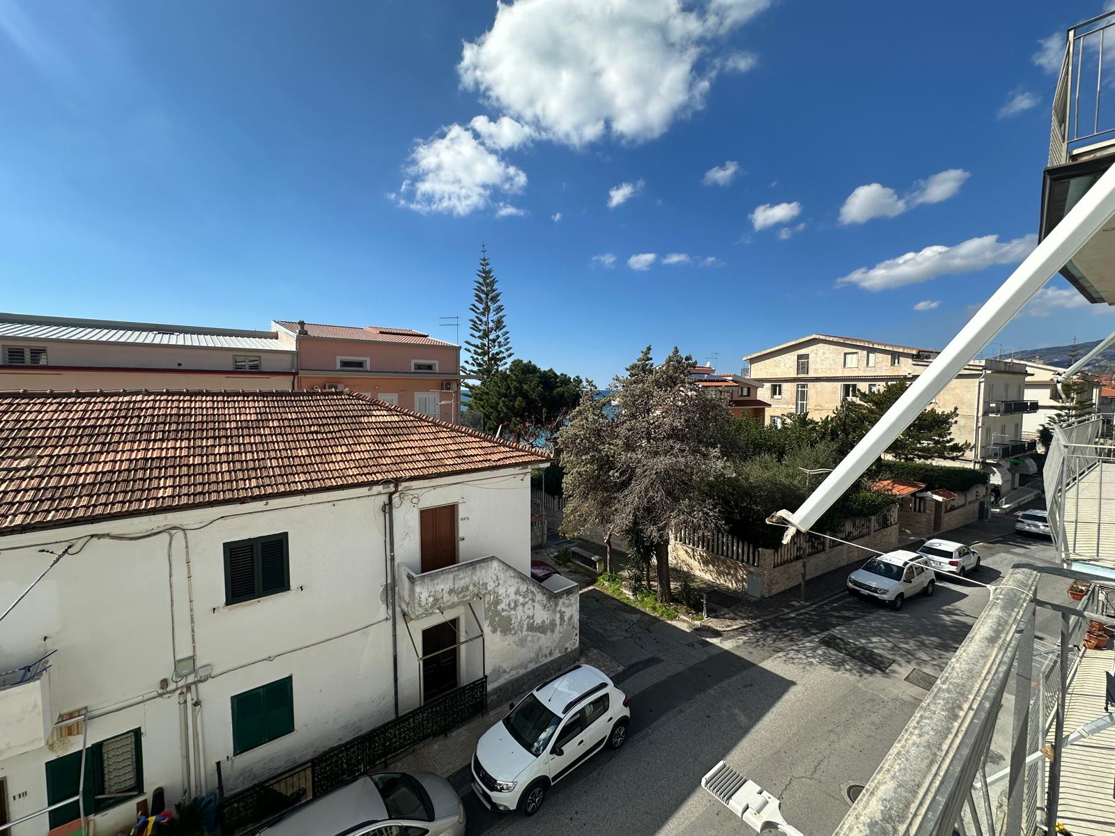 A condo with sea views in the heart of Acquappesa Marina.