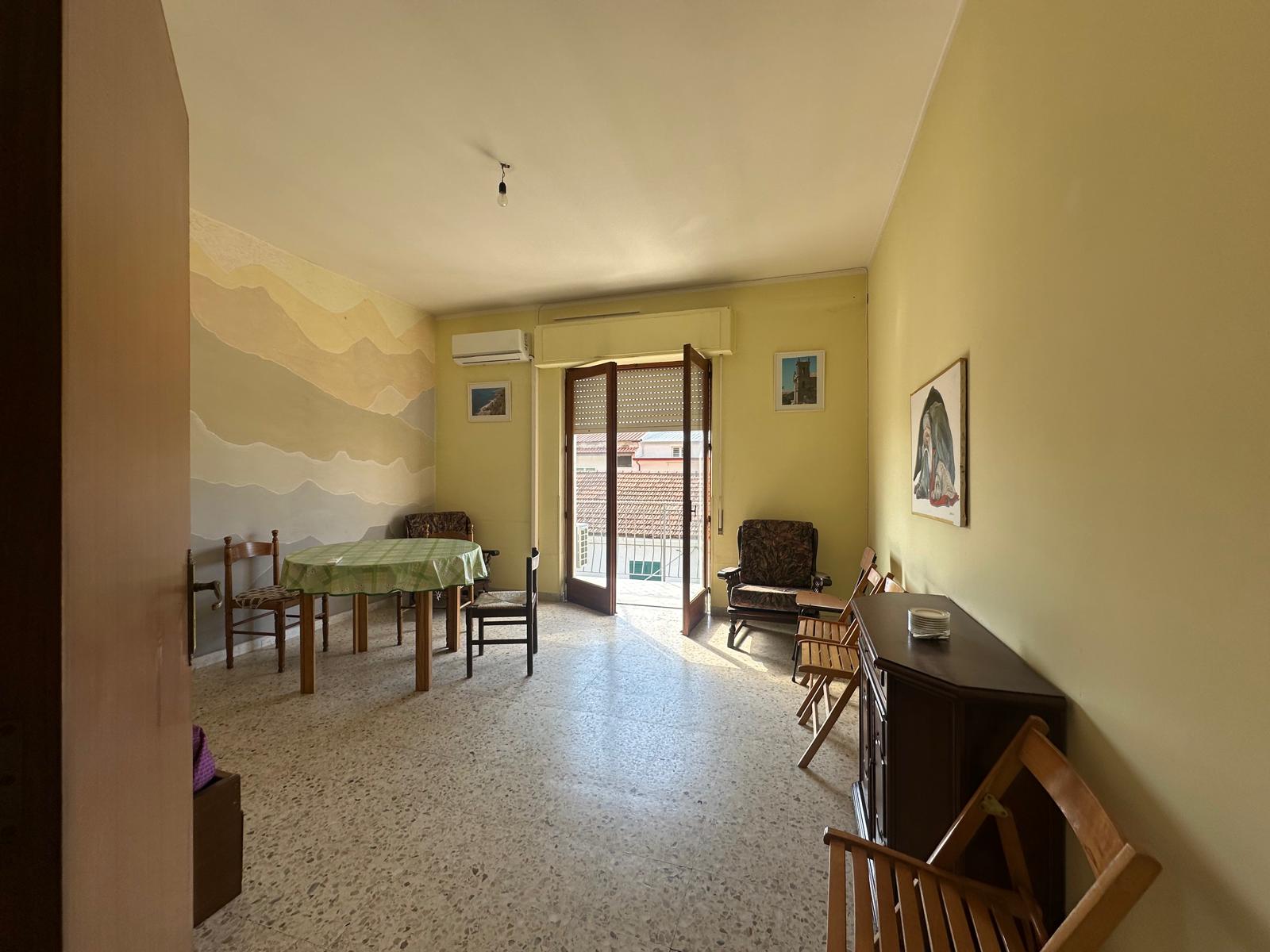 A condo with sea views in the heart of Acquappesa Marina.