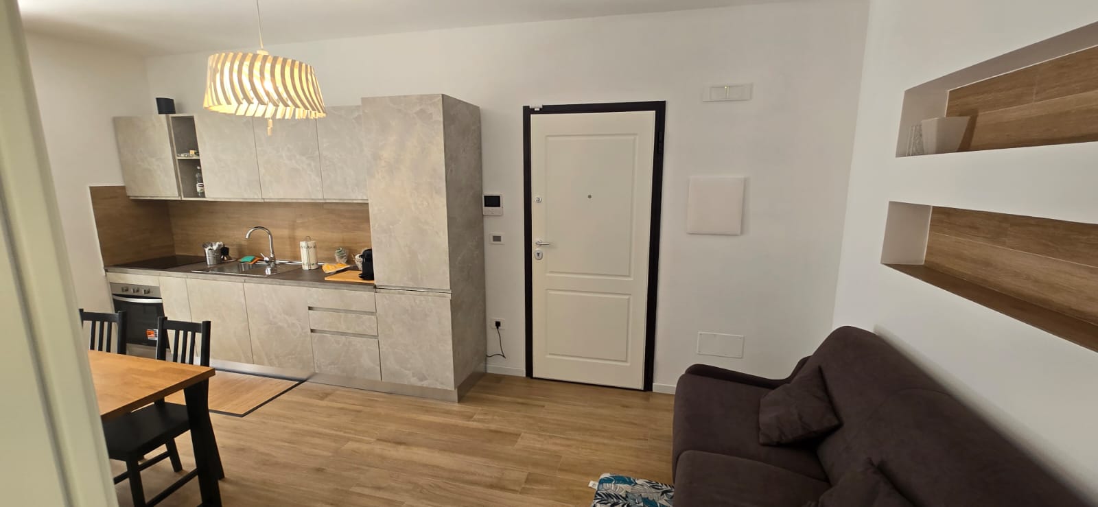 Two bedroom flat with direct beach access.