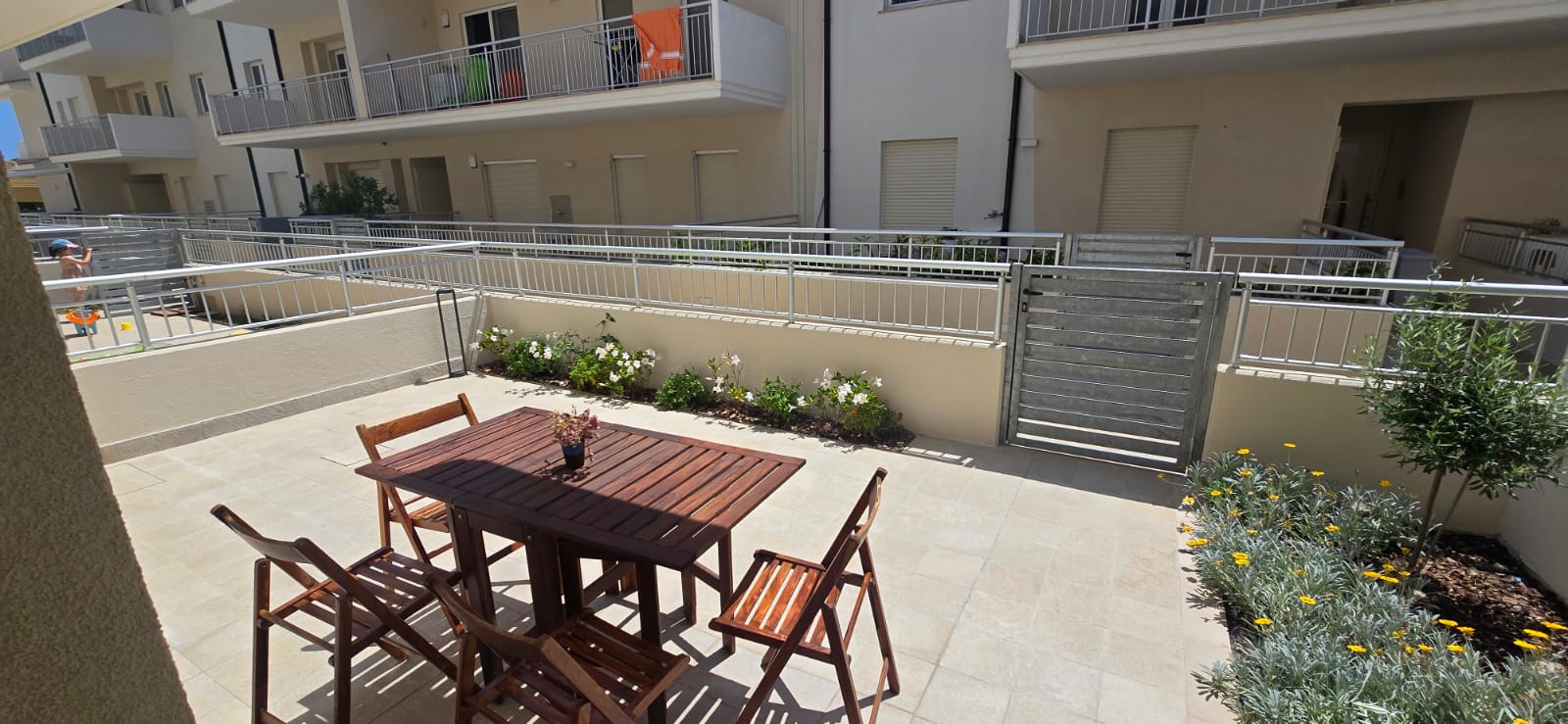 Two bedroom flat with direct beach access.