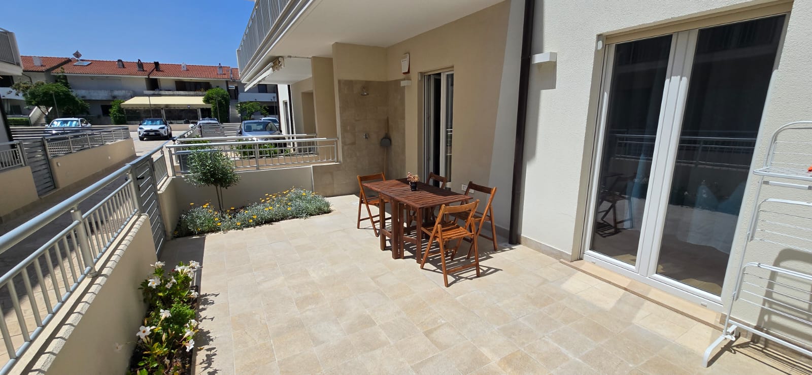 Two bedroom flat with direct beach access.