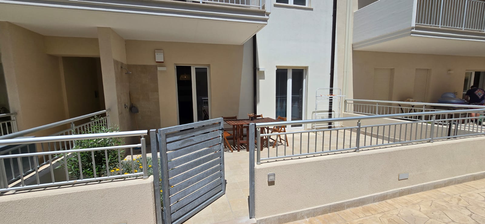Two bedroom flat with direct beach access.