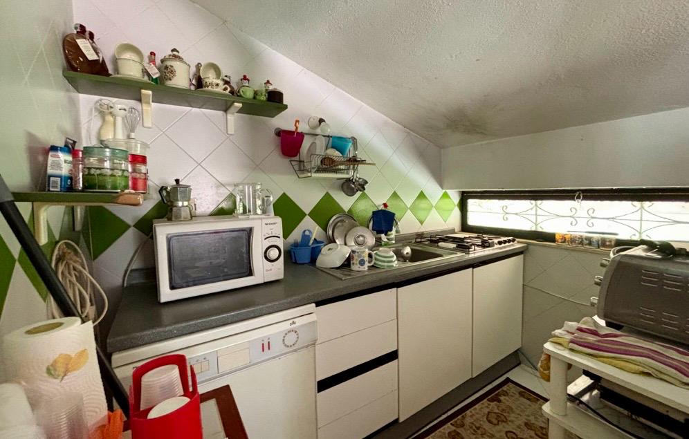 House with terrace on the Tyrrhenian Sea.