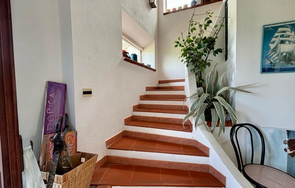 House with terrace on the Tyrrhenian Sea.