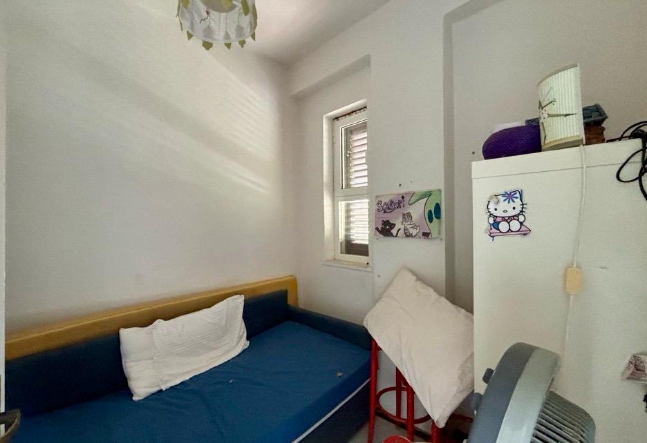 House with terrace on the Tyrrhenian Sea.