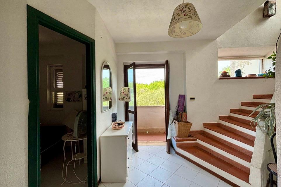 House with terrace on the Tyrrhenian Sea.