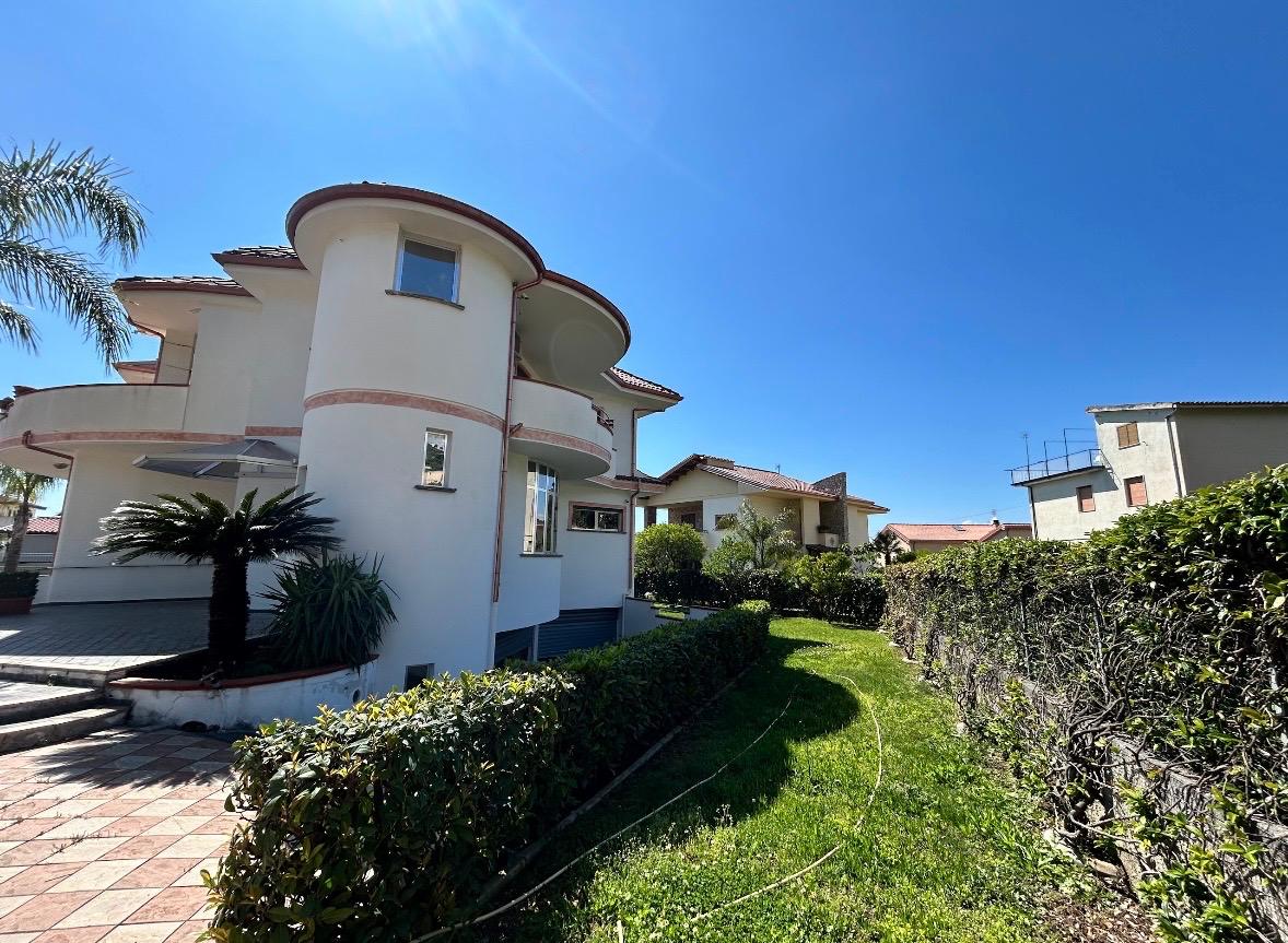 Dream villa in an exclusive neighbourhood.