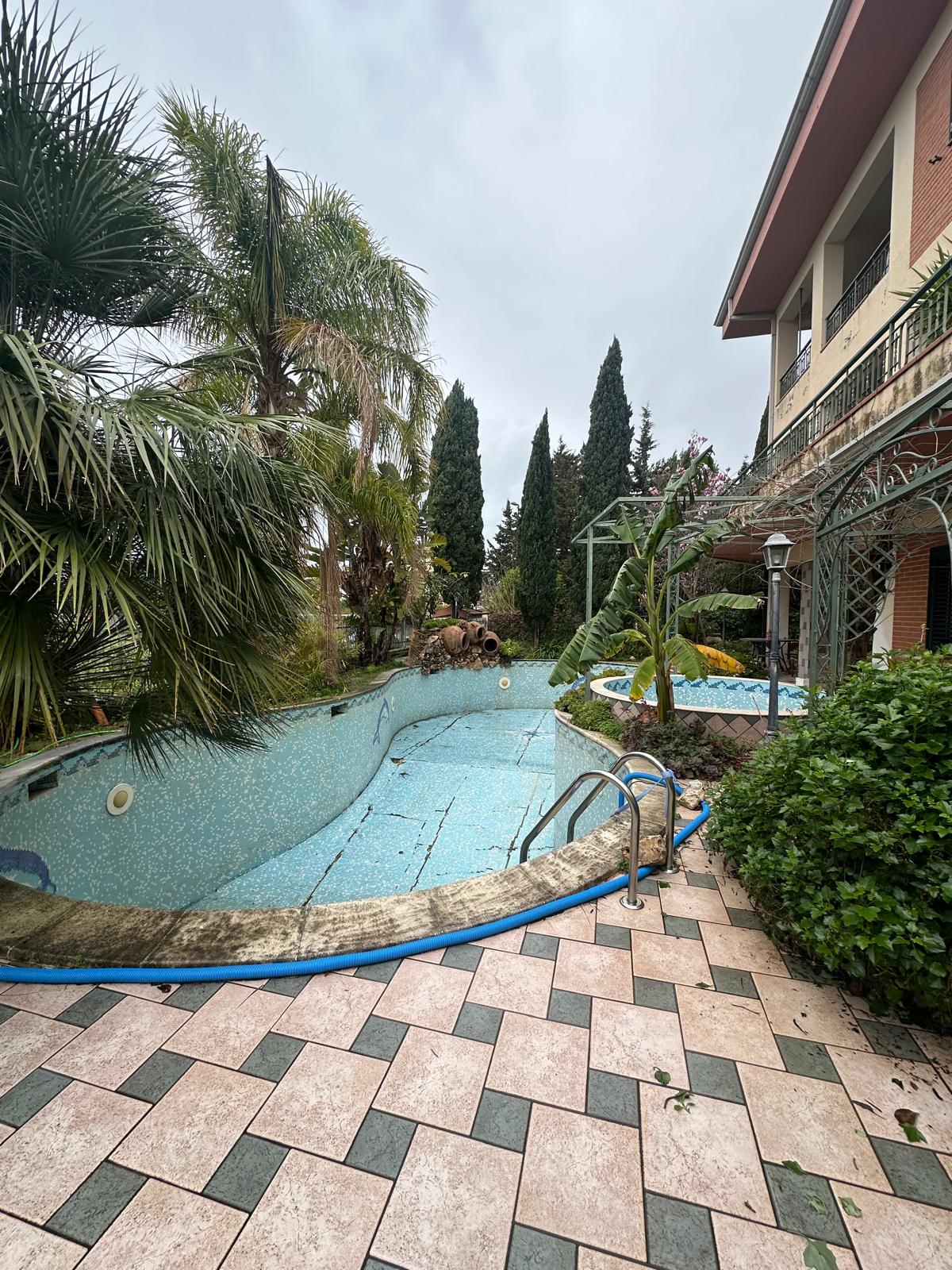 Prestige villa in the heart of the Riviera Cedars.