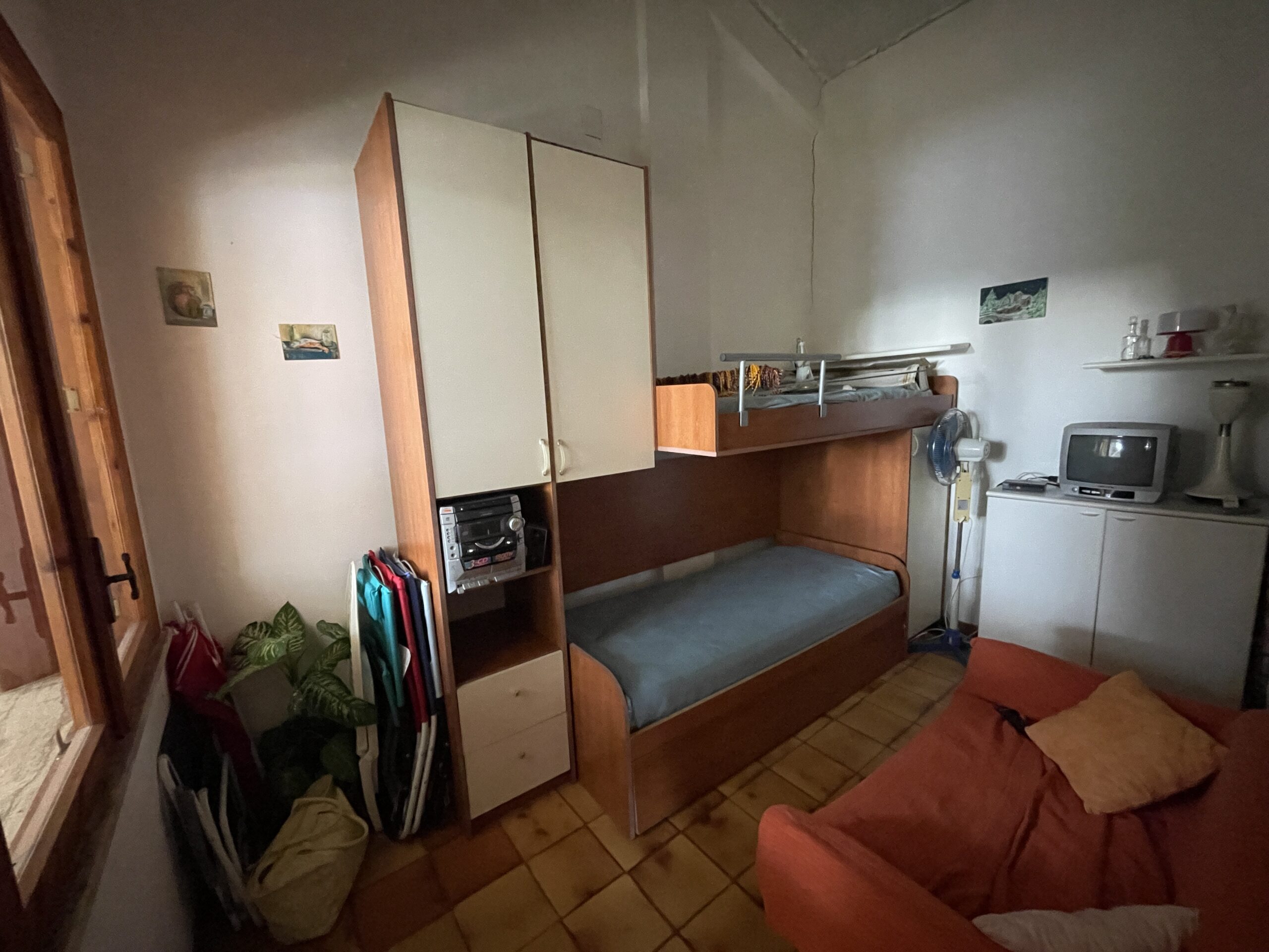 Convenient holiday home close to the airport.