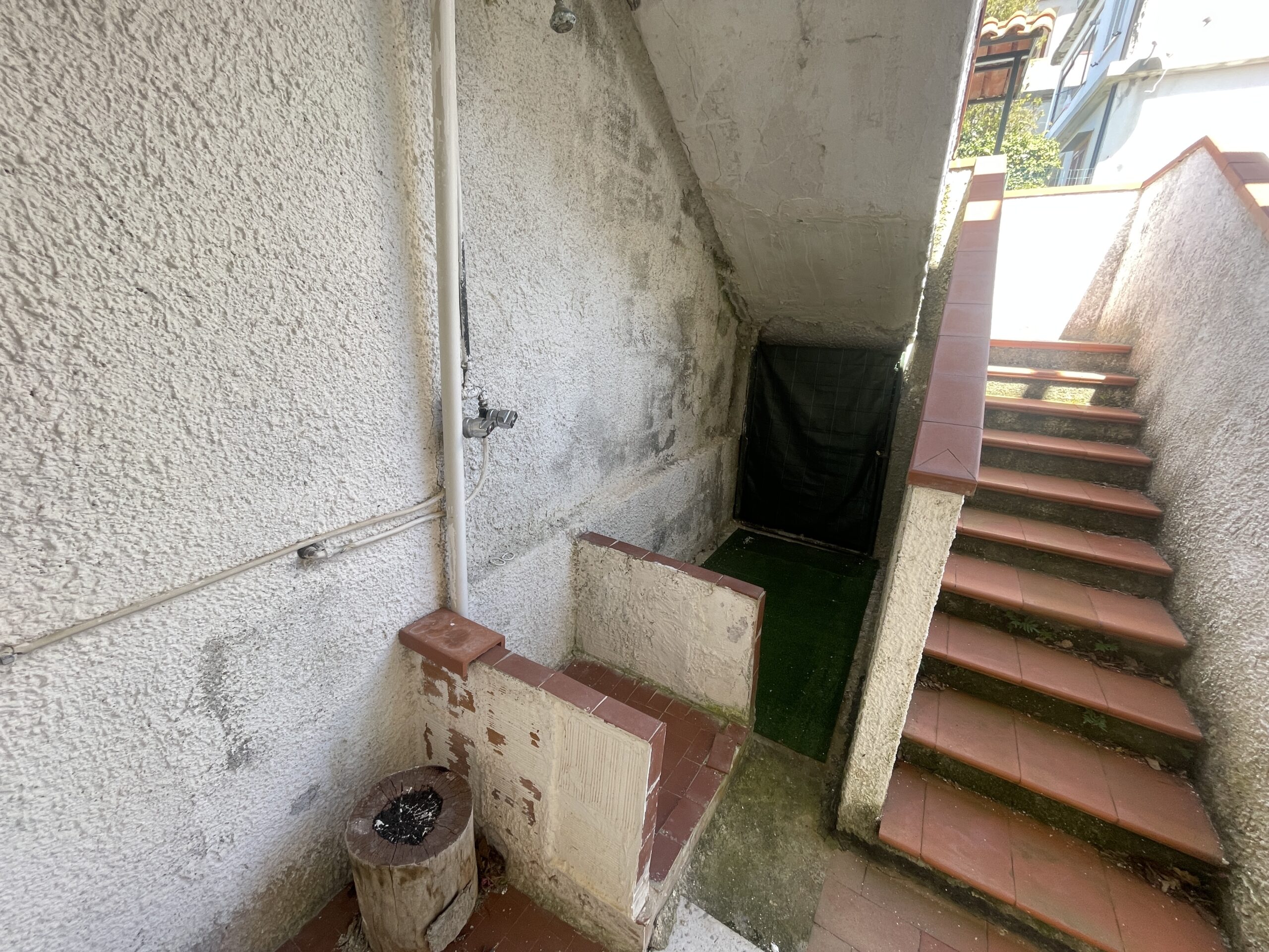 Holiday home in Maierà with terrace and courtyard.