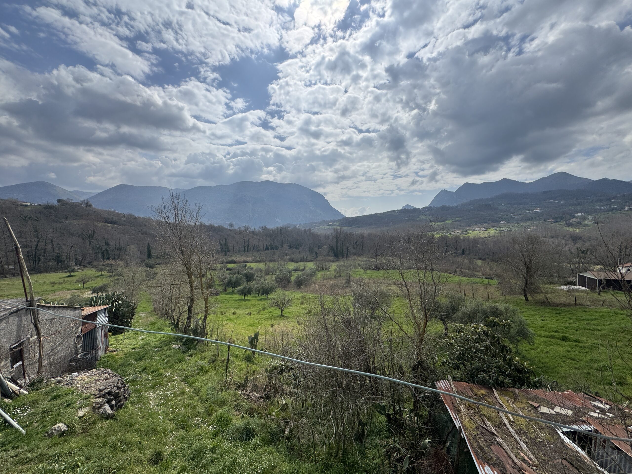 Large house in the middle of nature.