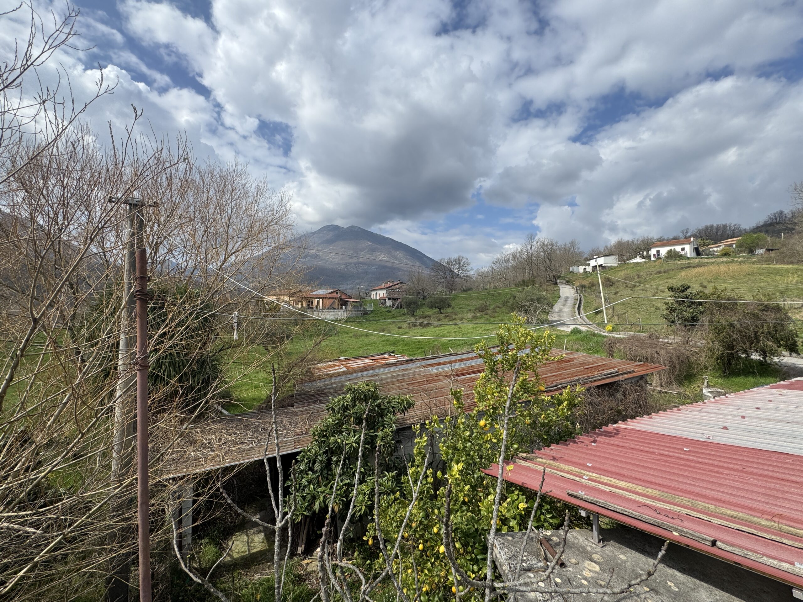 Large house in the middle of nature.