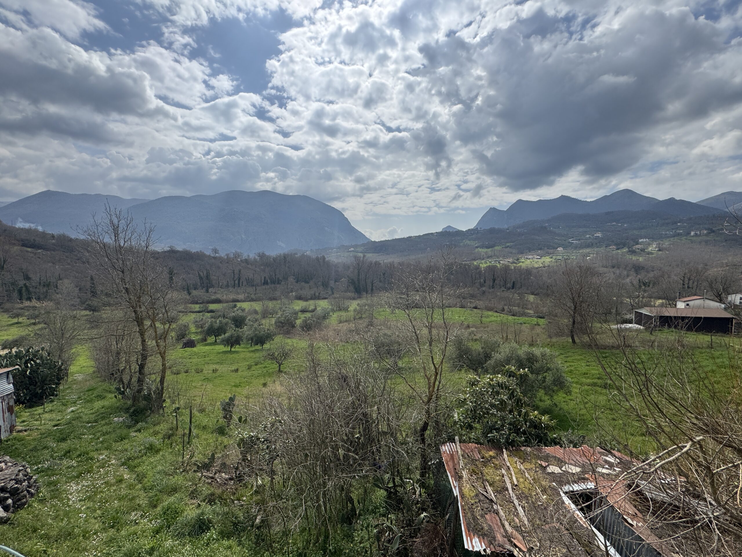Large house in the middle of nature.