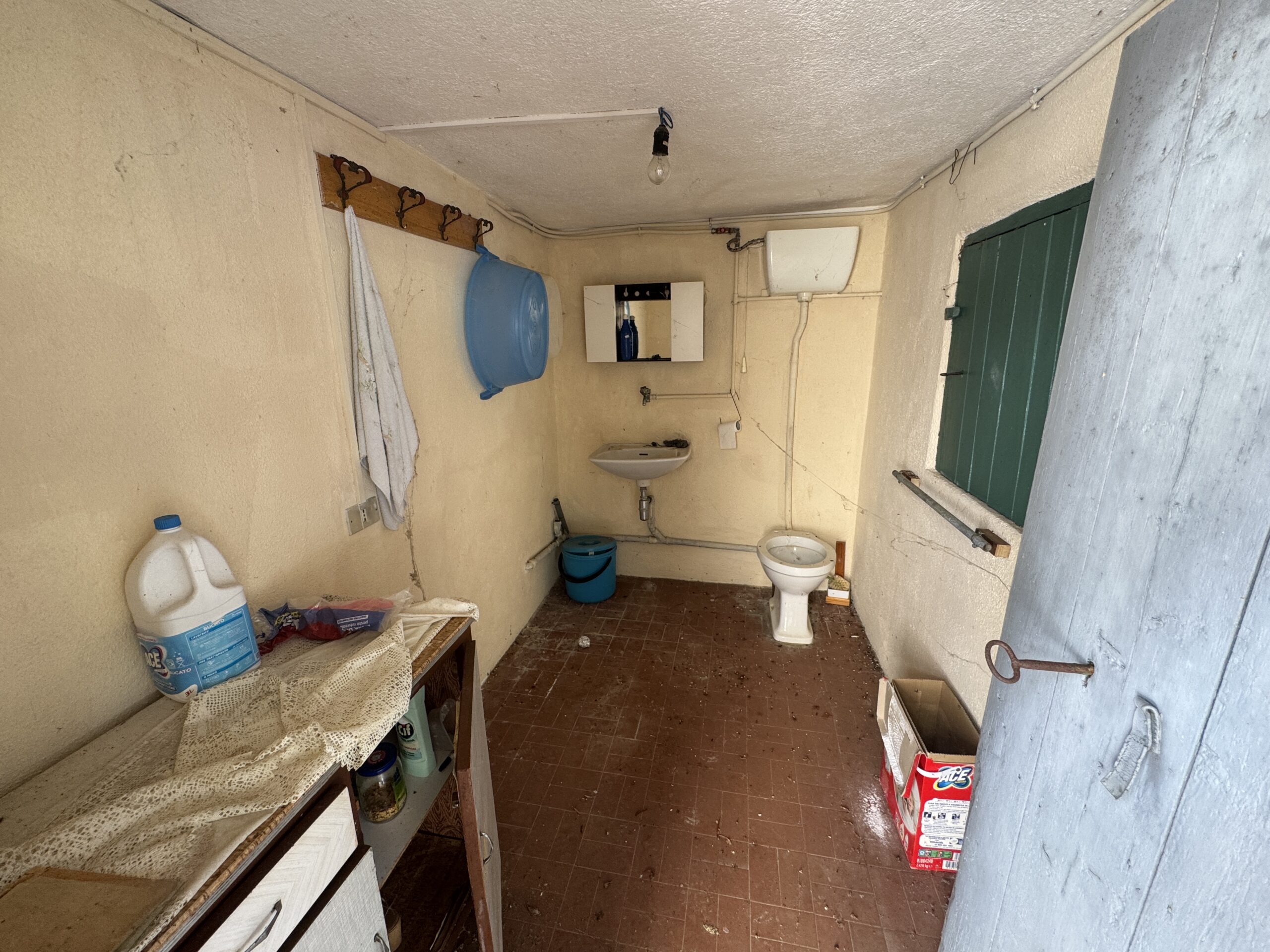 Large house in the middle of nature.