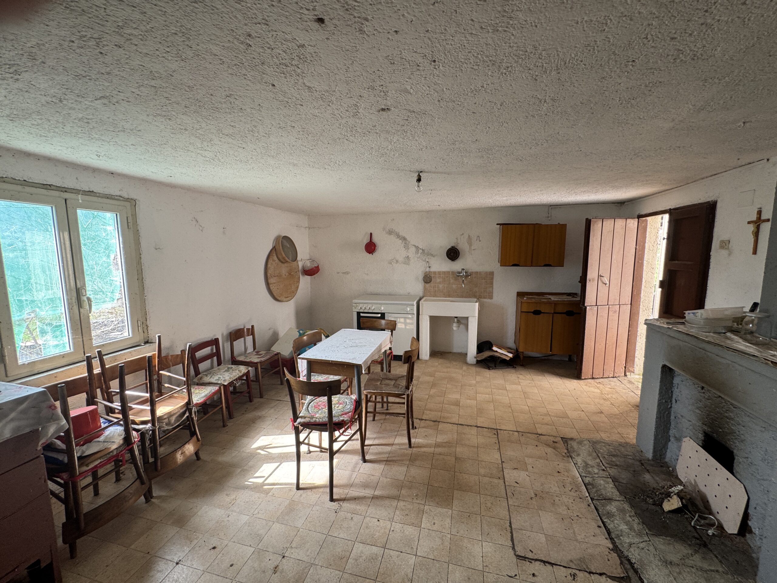 Large house in the middle of nature.