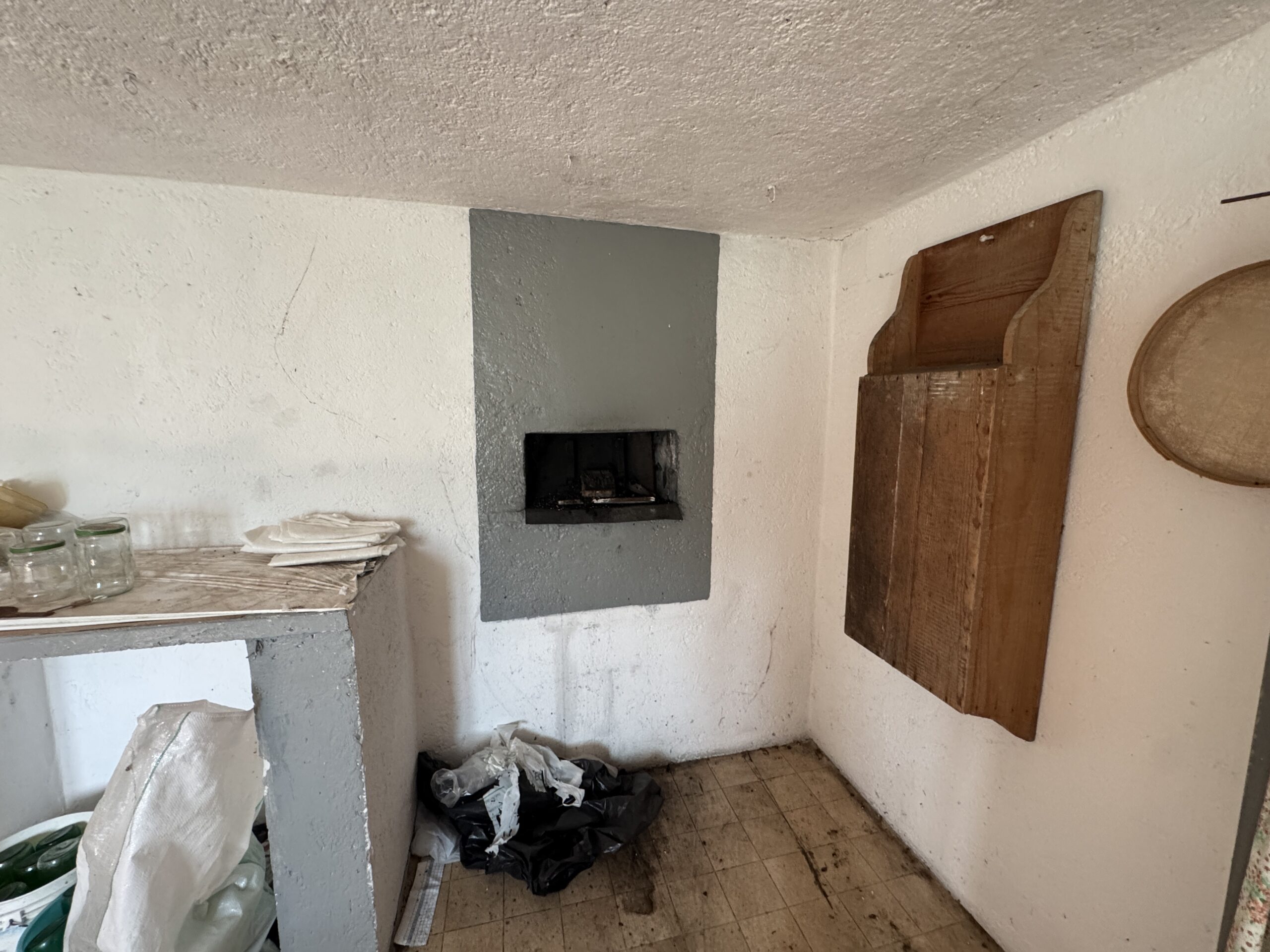 Large house in the middle of nature.