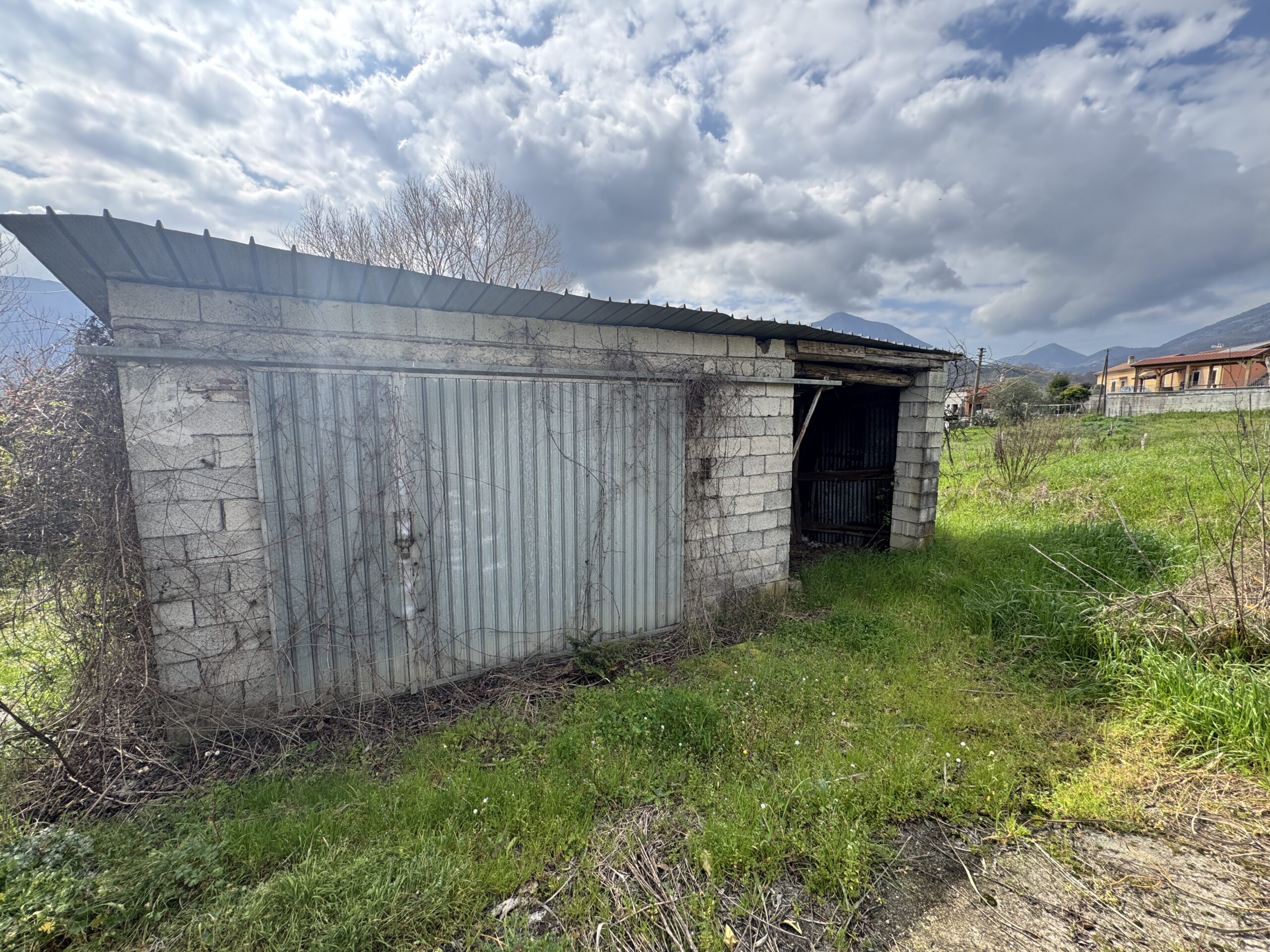 Large house in the middle of nature.