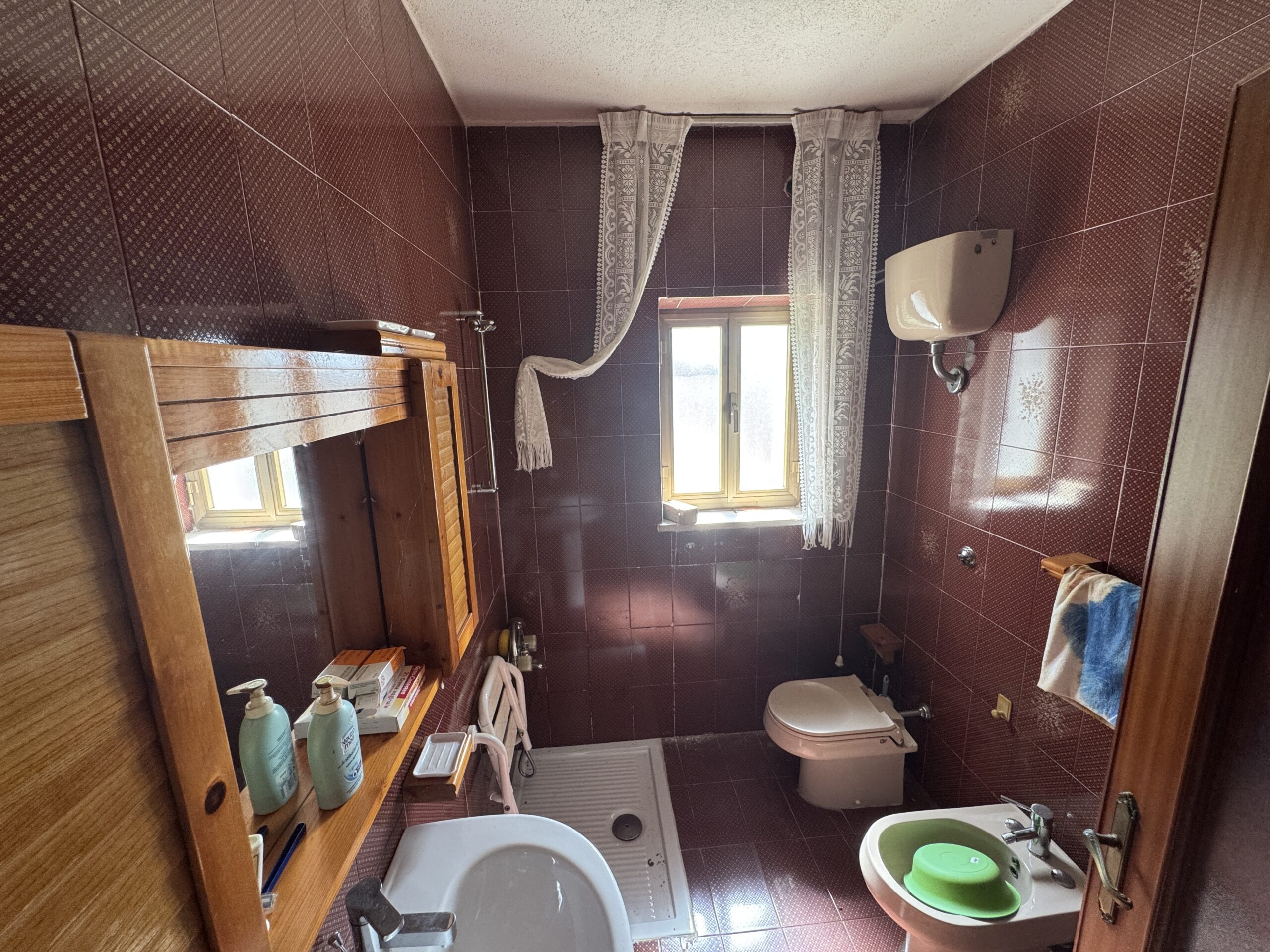 Large house in the middle of nature.