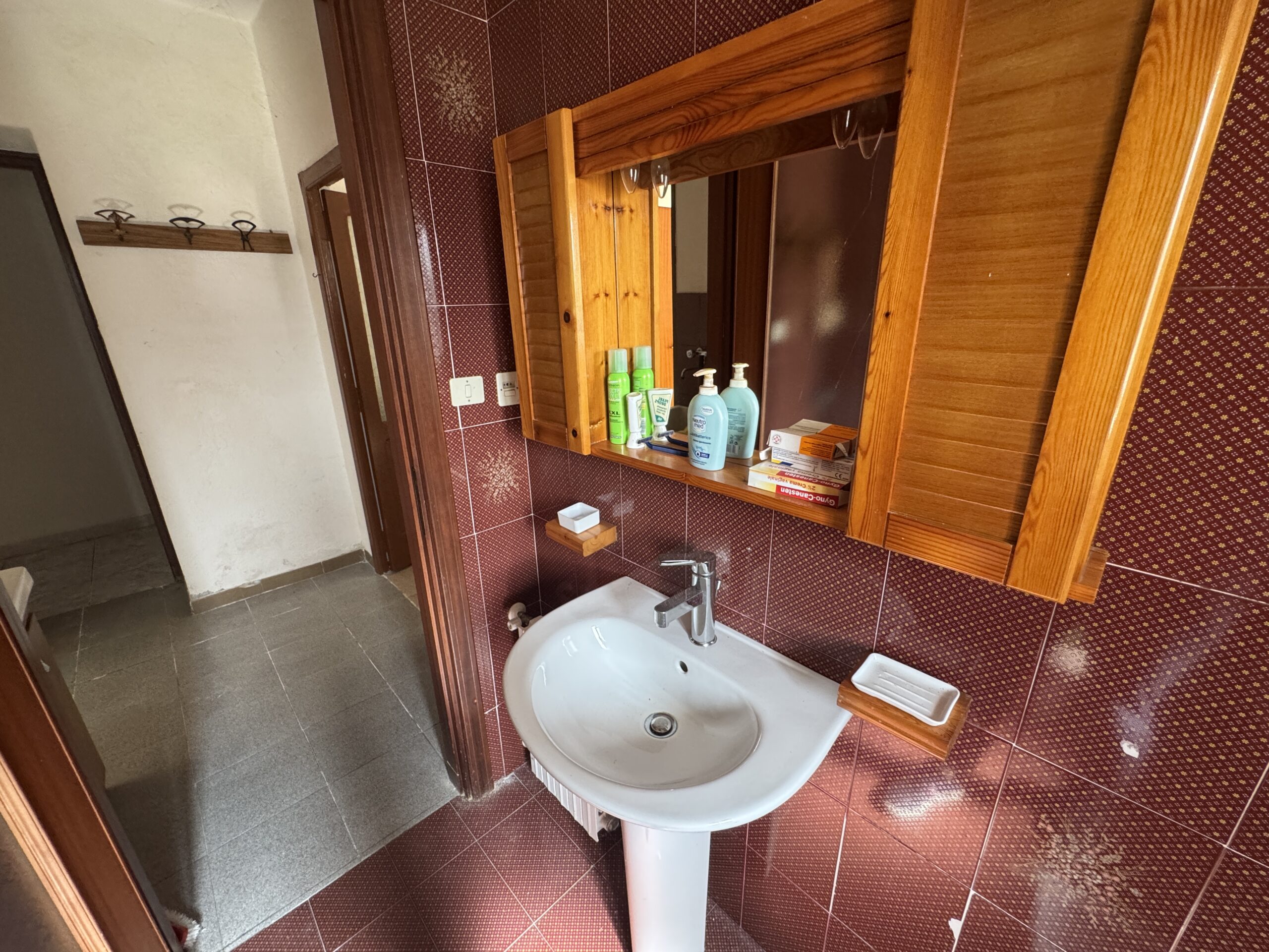 Large house in the middle of nature.