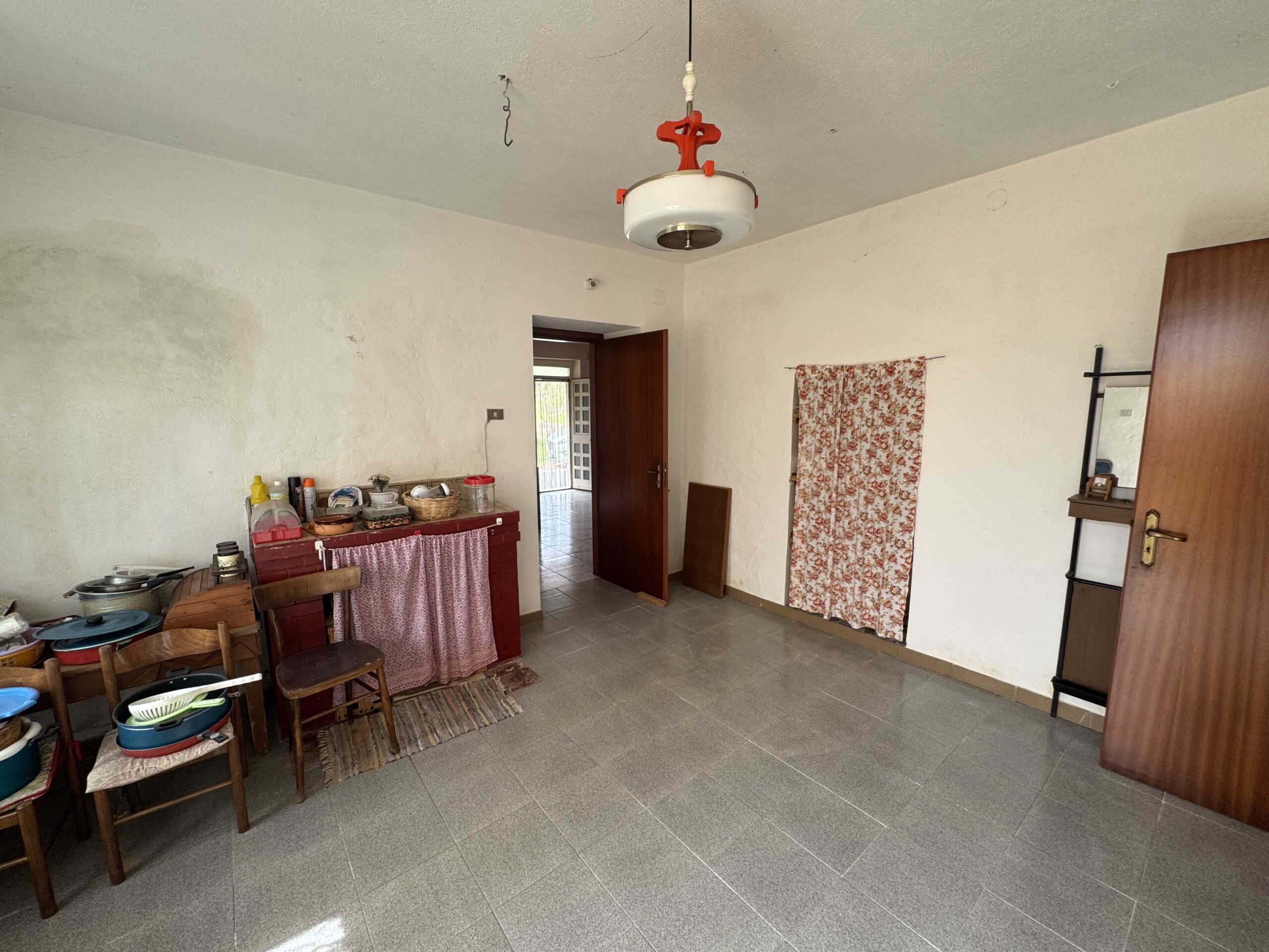 Large house in the middle of nature.