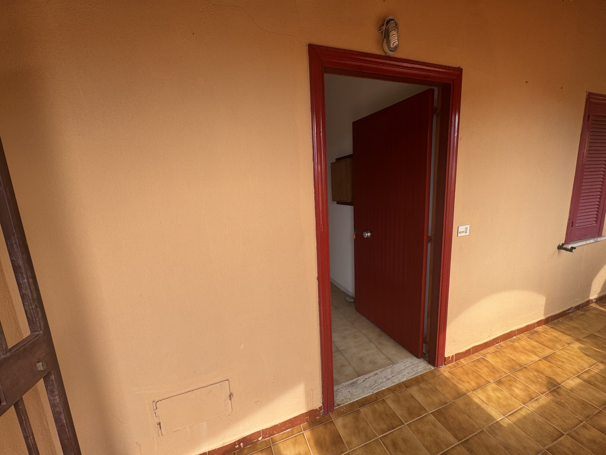 Comfortable apartment right by the sea, excellent investment